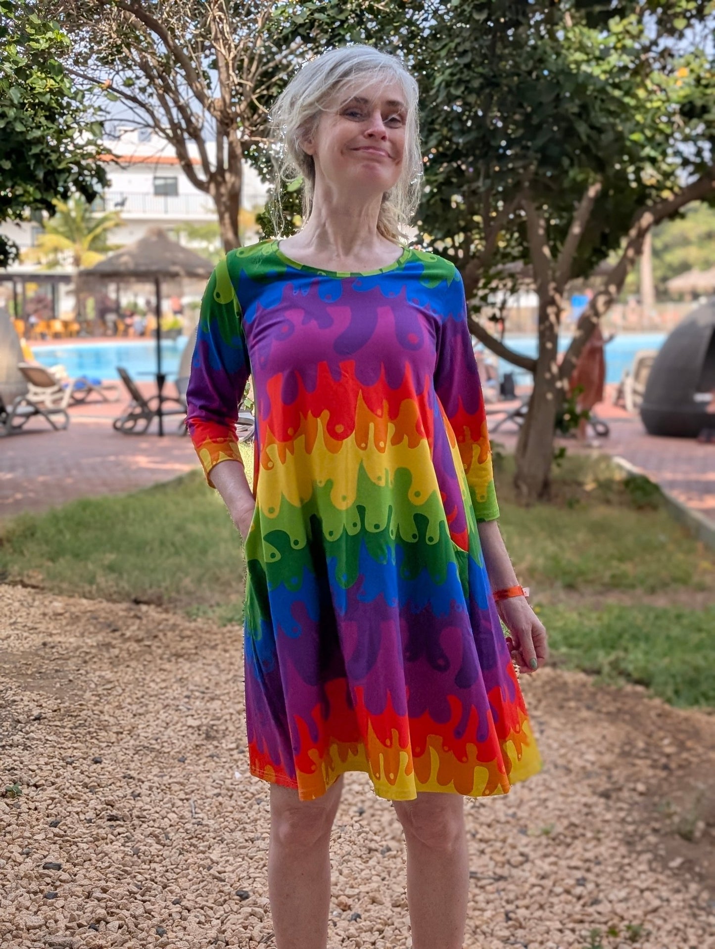 A - linjeklänning Regnbågstuttar by Rino - Rino Design Sthlm