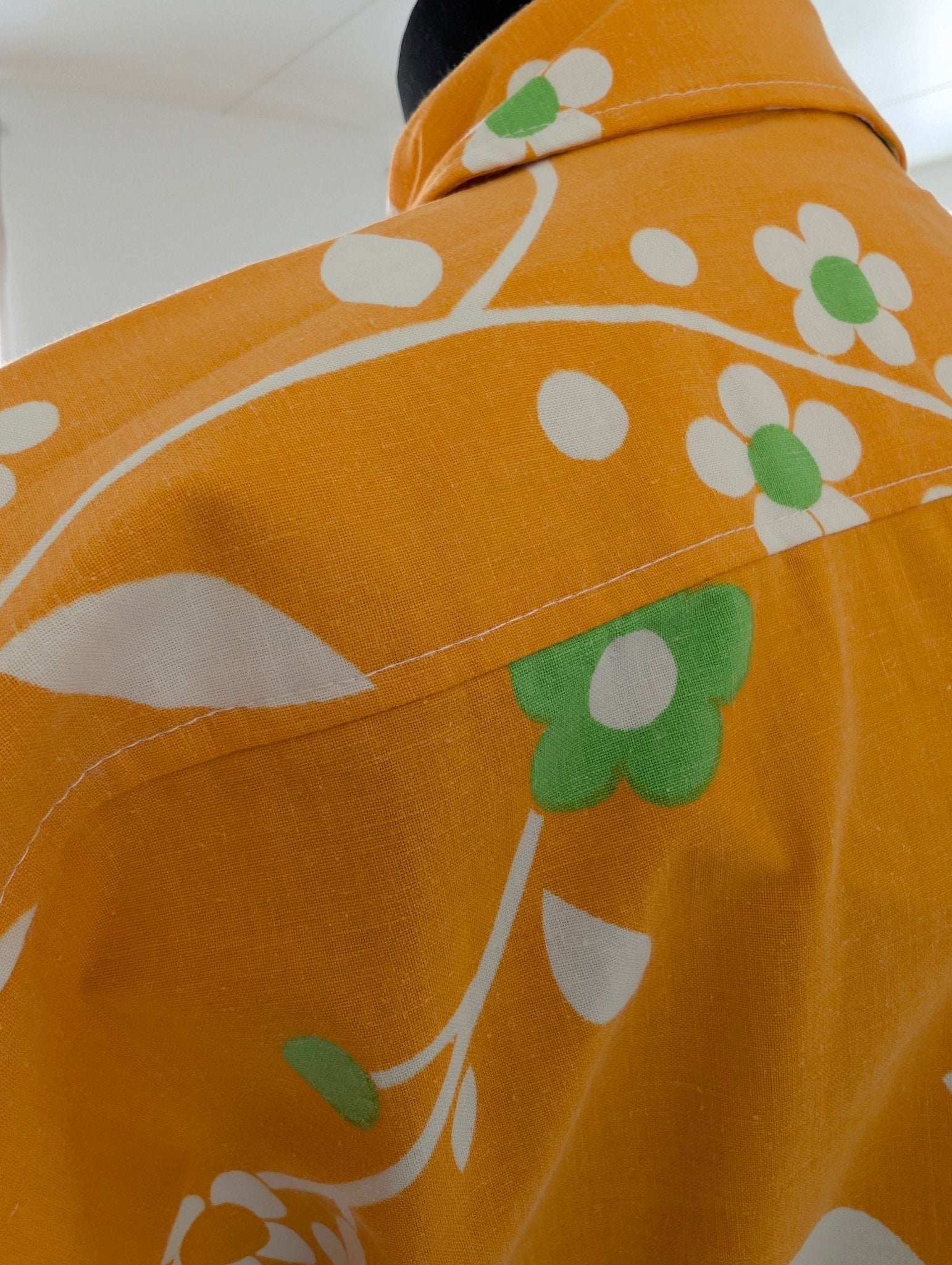 Blus Nätt Retro Orange | Rino Blus i S/M från Rino Design Sthlm