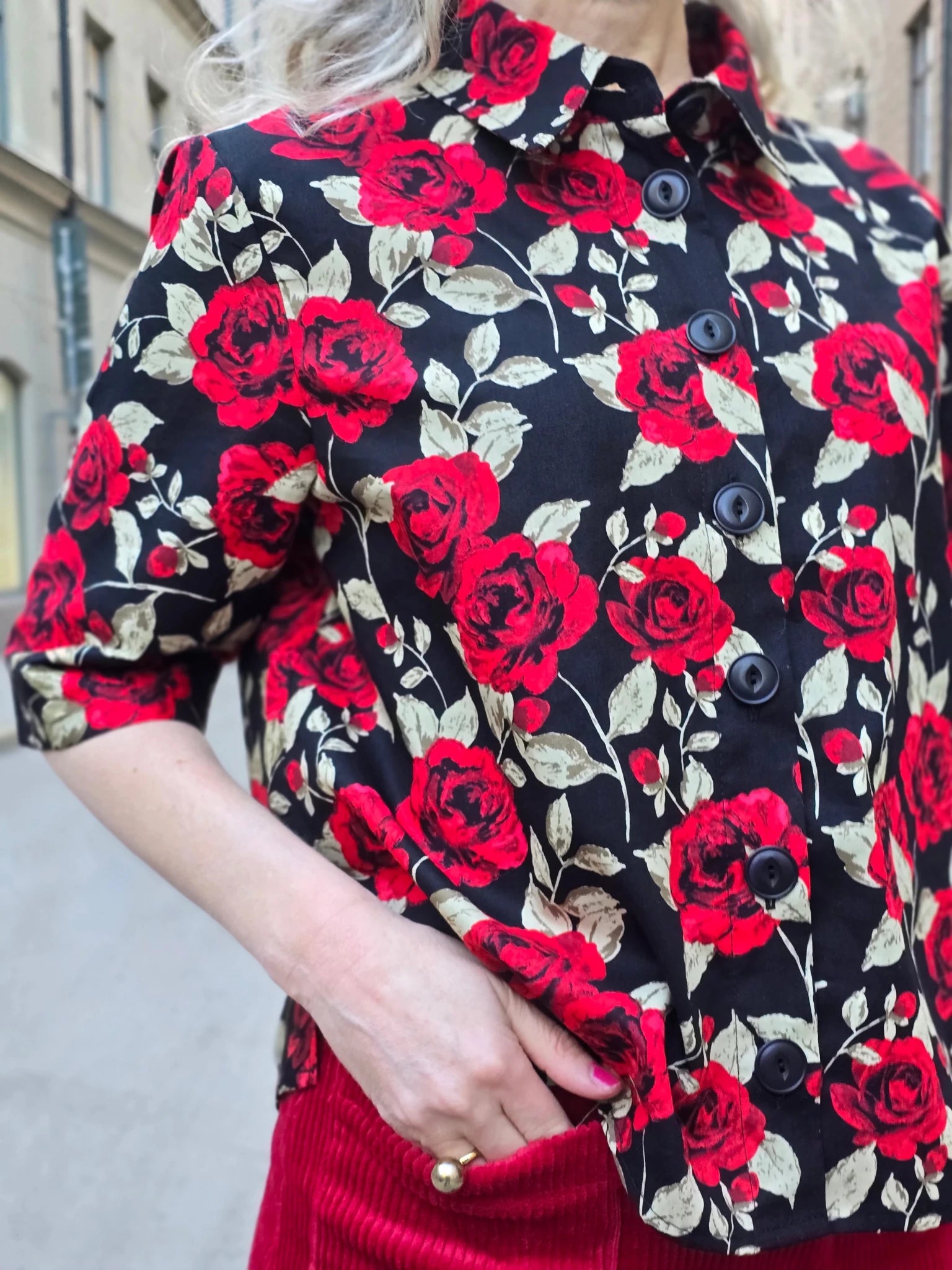 Blus Rosor Poplin | Rino Blus i S från Rino Design Sthlm