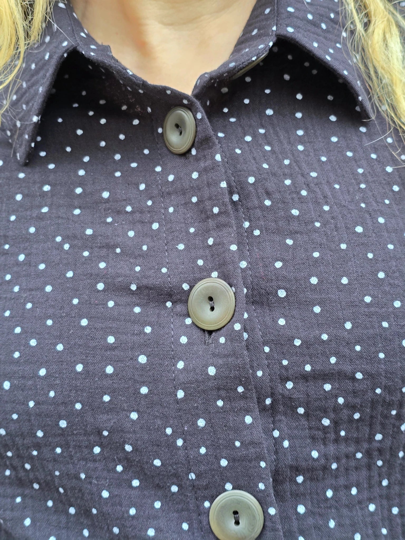 Blus Svart/Vita prickar Muslin | Rino Blus i S från Rino Design Sthlm