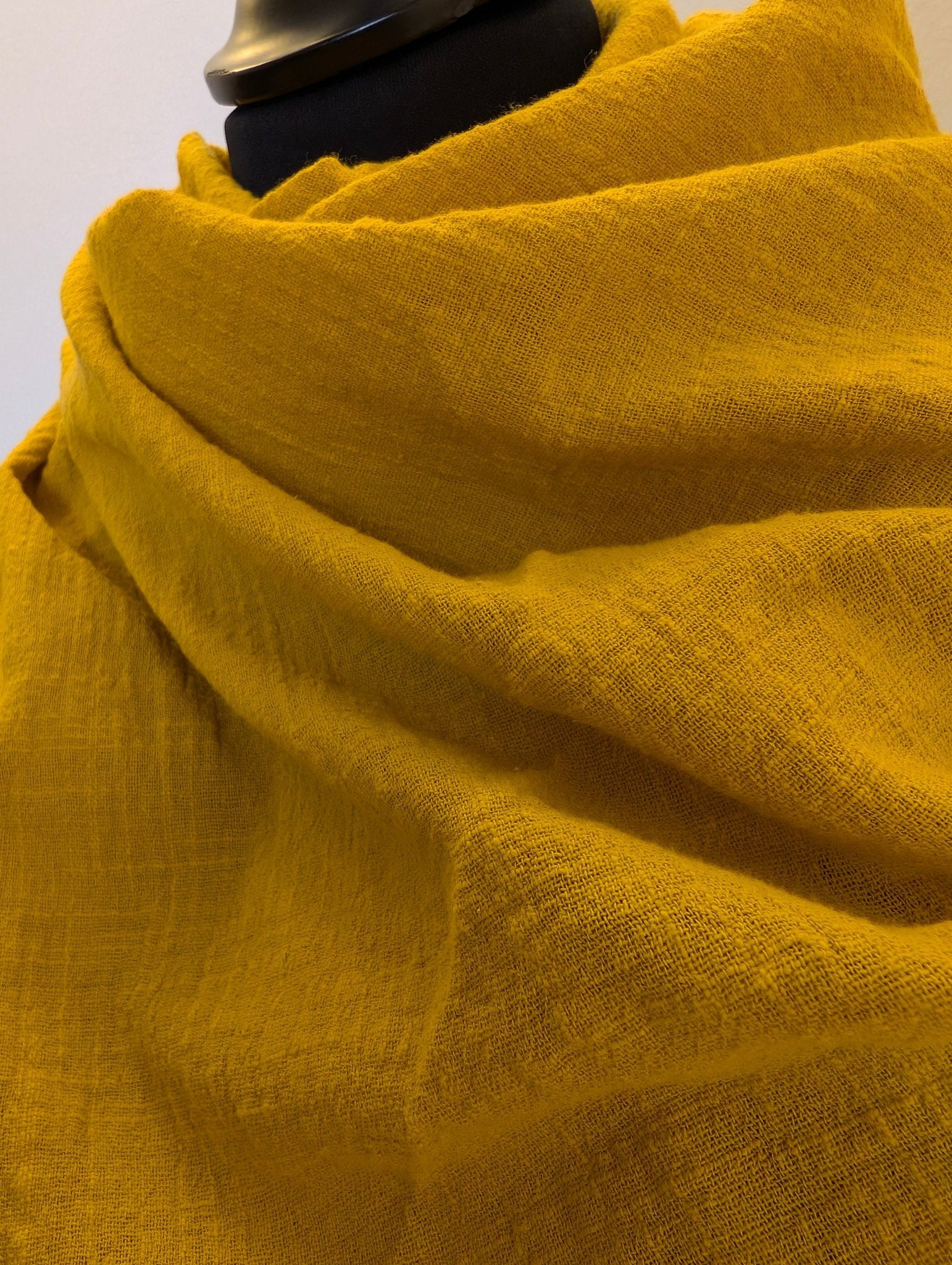 Bomullssjal Trekant Senapsgul | Rino Sjal i One size från Rino Design Sthlm