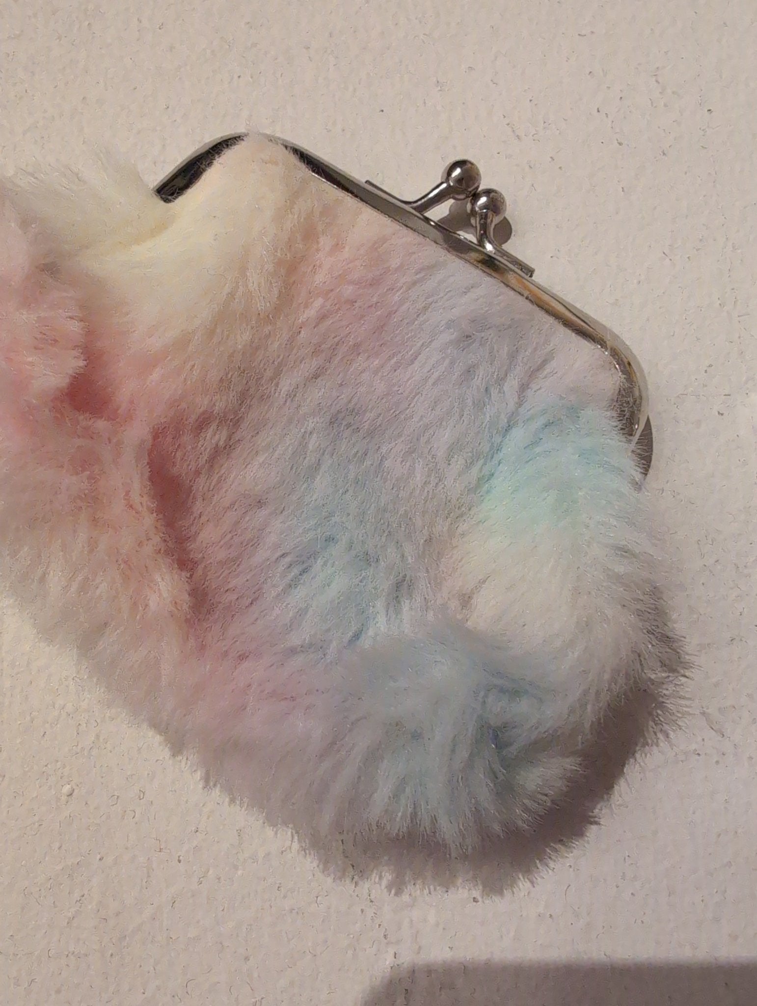 Börs pastell fluff | Rino Börs i One size från Rino Design Sthlm