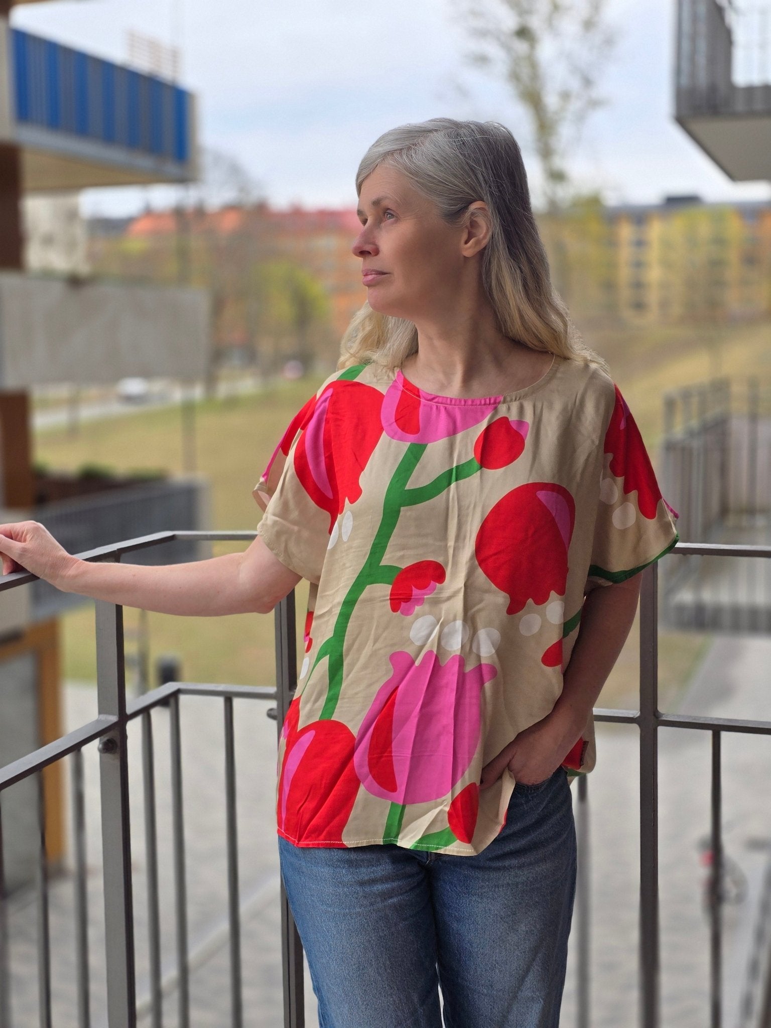 Box - blus dam Tulpan Röd | Rino Box - blus i S/M från Rino Design Sthlm