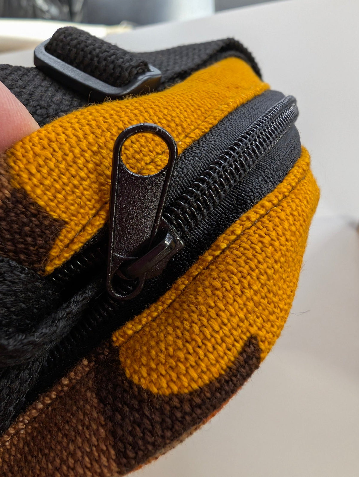 Cityväska retro brun orange | Rino Axelremsväska i One size från Rino Design Sthlm