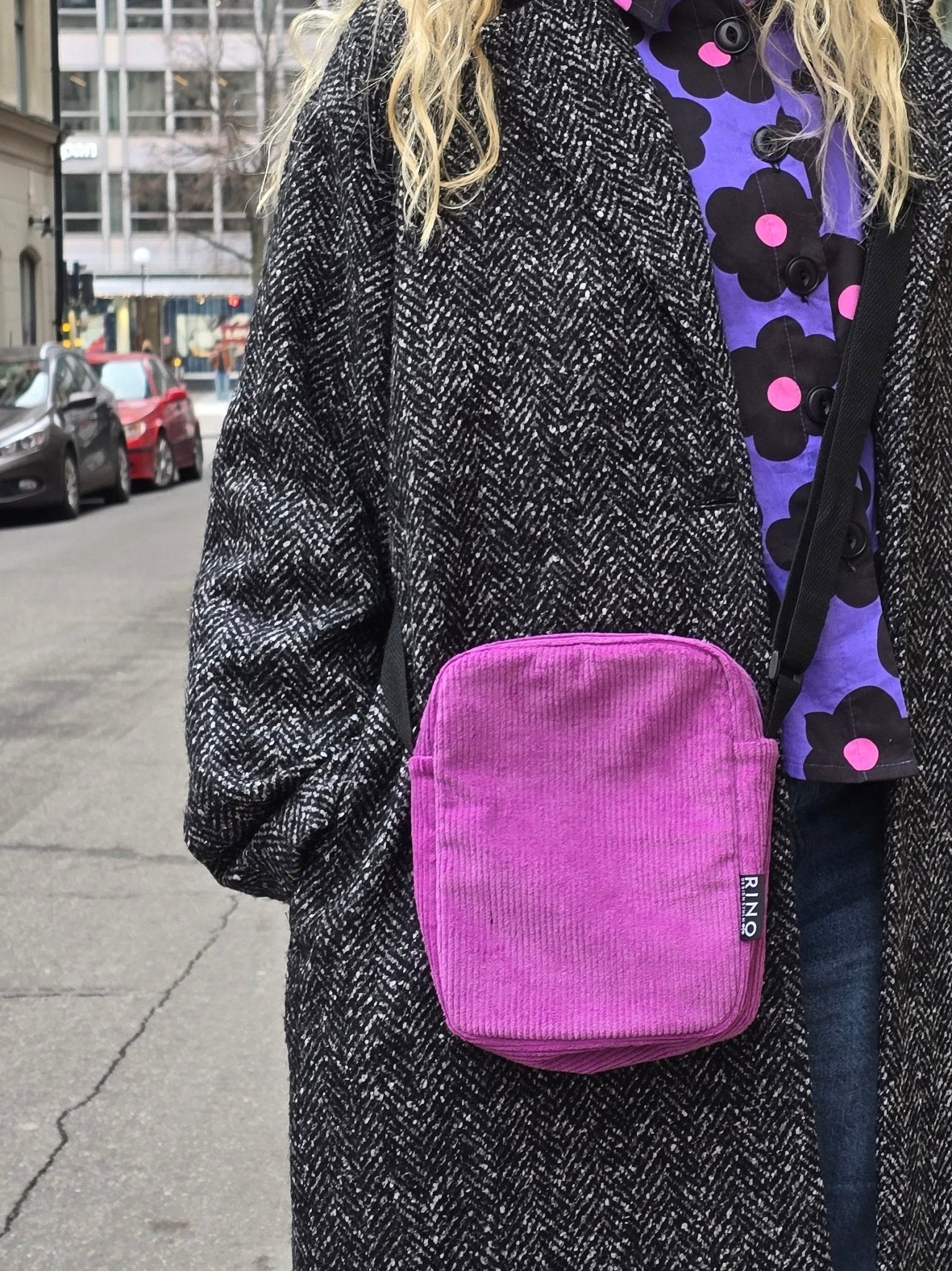 Cityväska Manchester Lila | Rino Axelremsväska i One size från Rino Design Sthlm