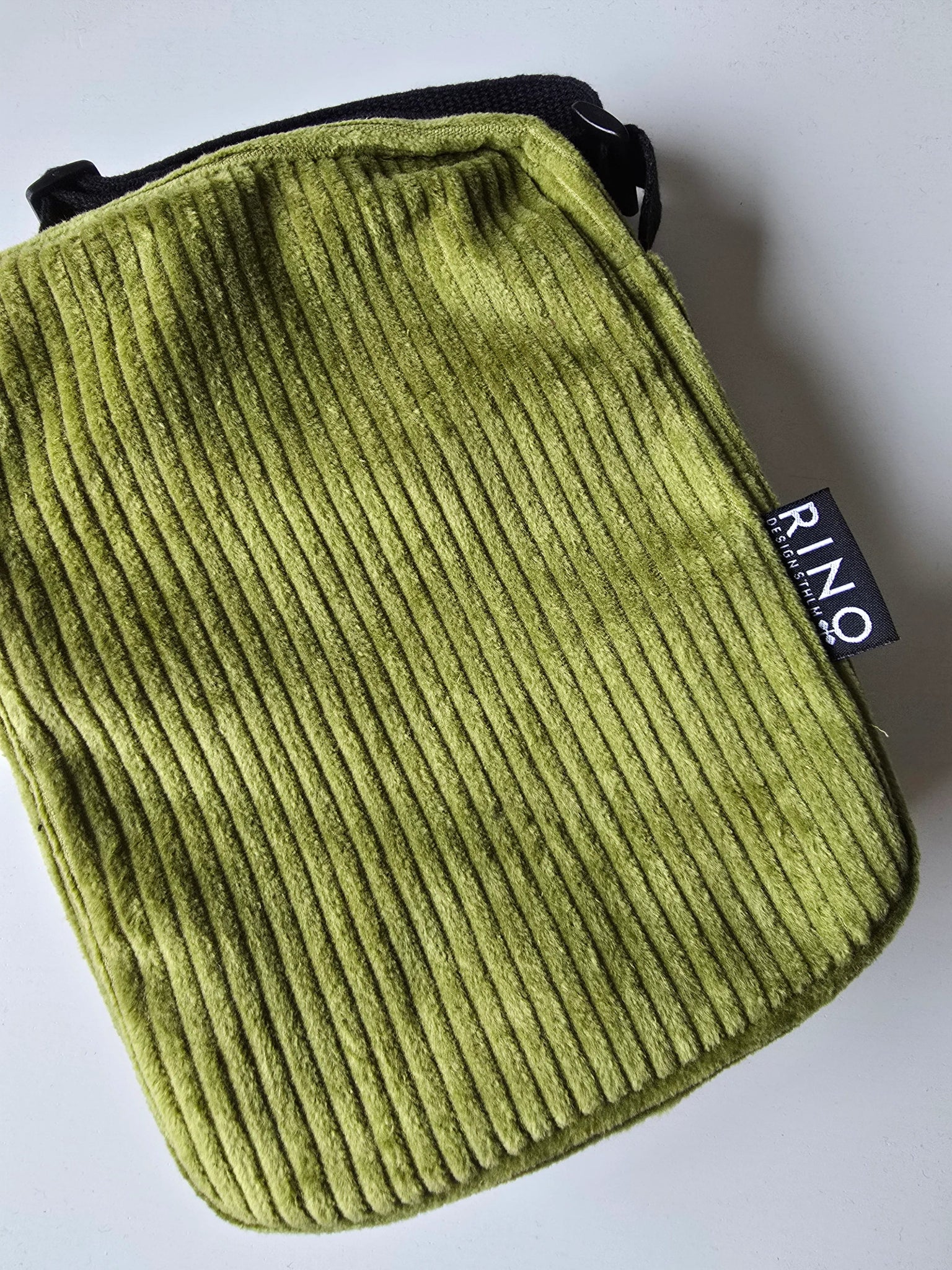 Cityväska Manchester Ljus Grön | Rino Axelremsväska i One size från Rino Design Sthlm