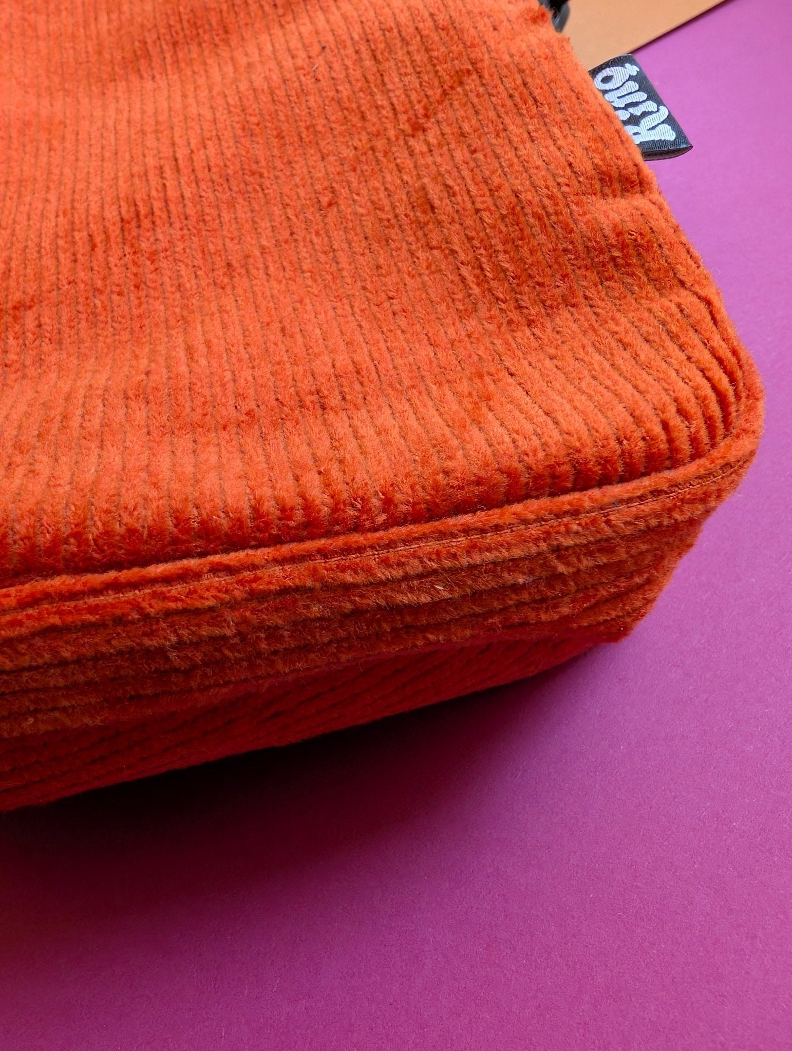 Cityväska Manchester Orange | Rino Axelremsväska i One size från Rino Design Sthlm