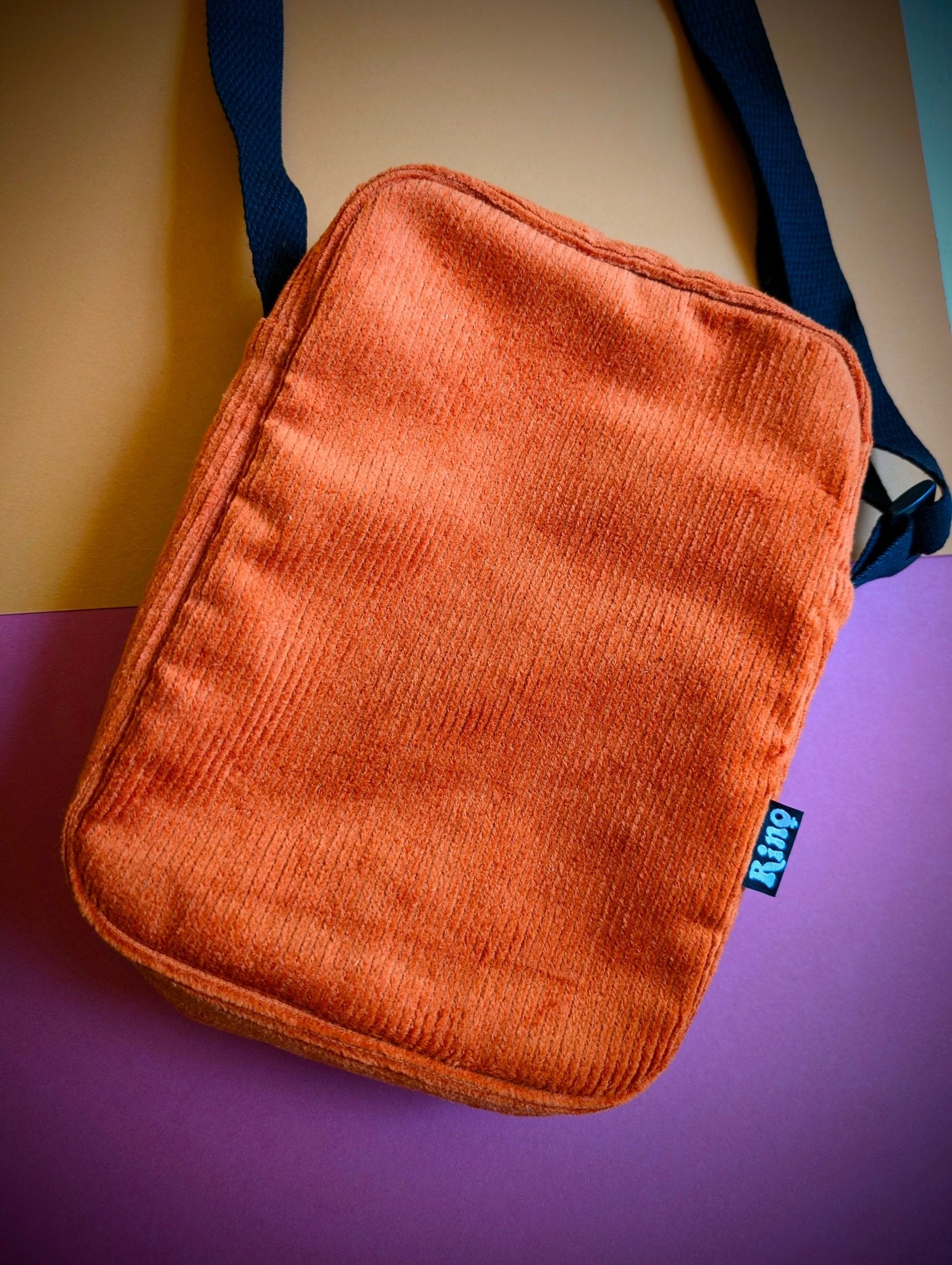 Cityväska Manchester Orange | Rino Axelremsväska i One size från Rino Design Sthlm