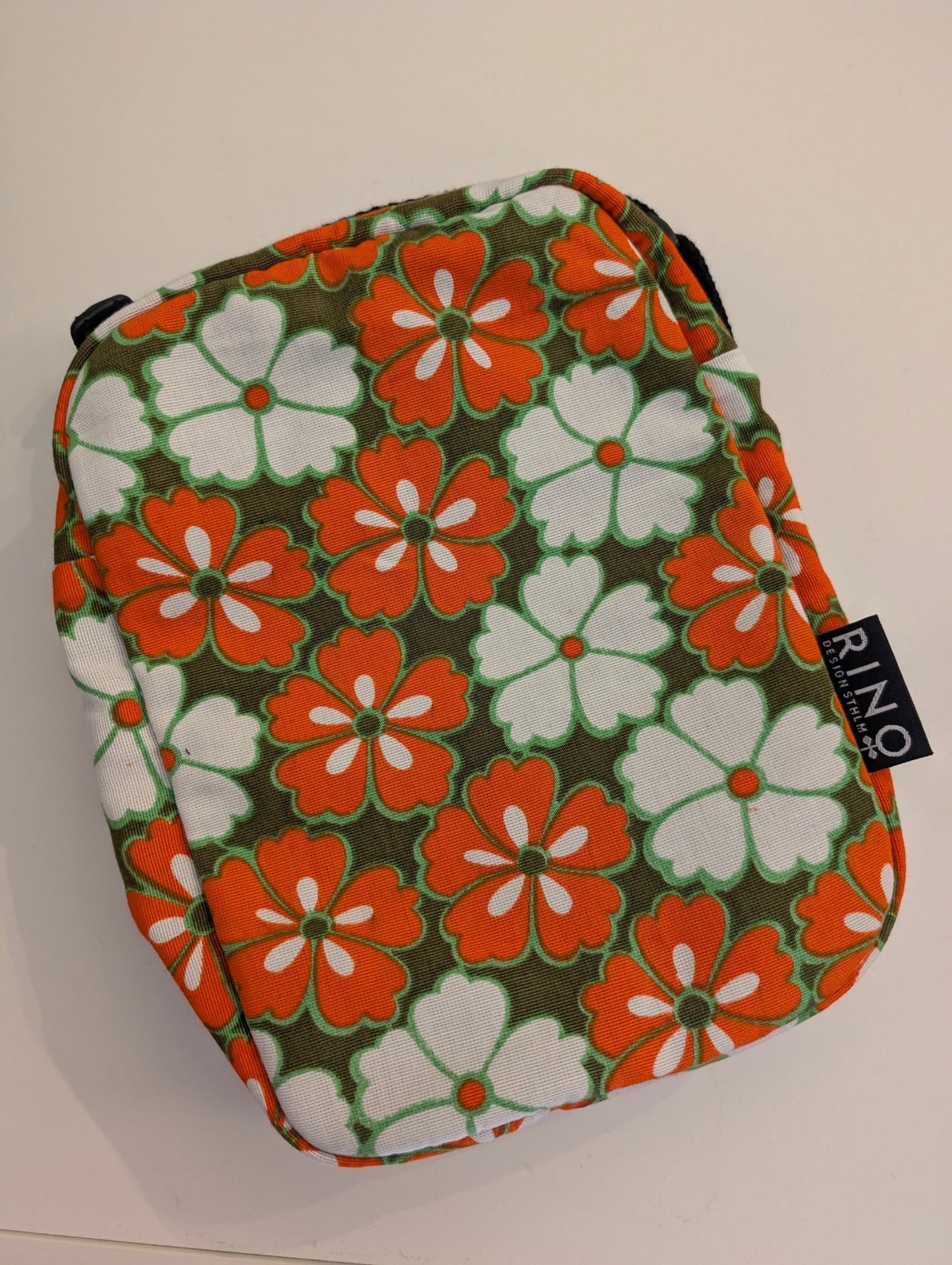 Cityväska Orangegrön blomma - Axelremsväska i retrotyg - Rino Design Sthlm