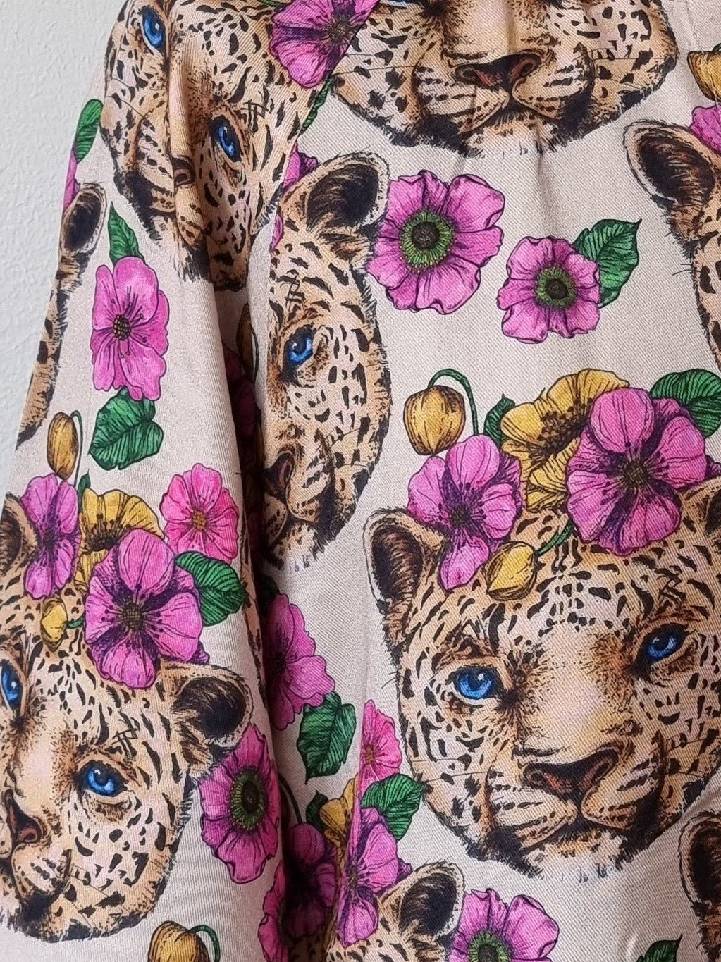 Kaftanklänning Multi Blommor i håret - Rino Design Sthlm
