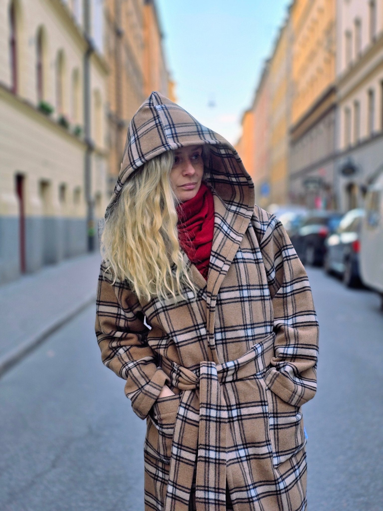 Kappa Rödluvan Rutig | Rino Kappa ull i S/M från Rino Design Sthlm