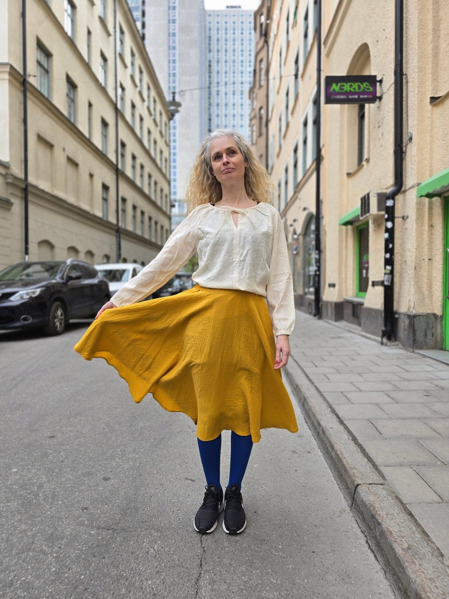 Kjol snurr gul muslin guldstänk - Rino Design Sthlm