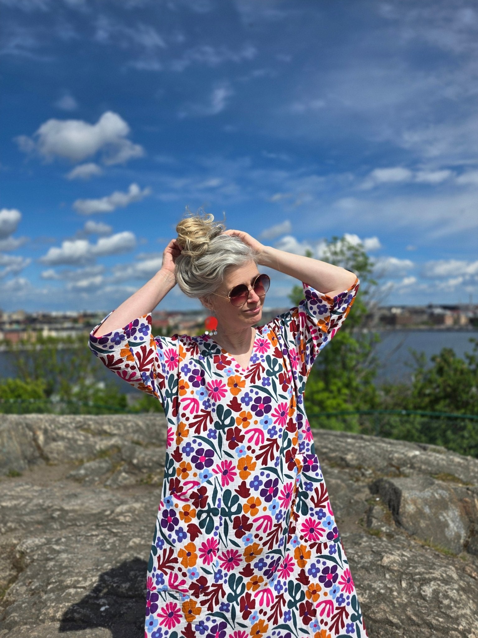 Klänning Vera Vit blomster muslin | Rino Klänning i S från Rino Design Sthlm