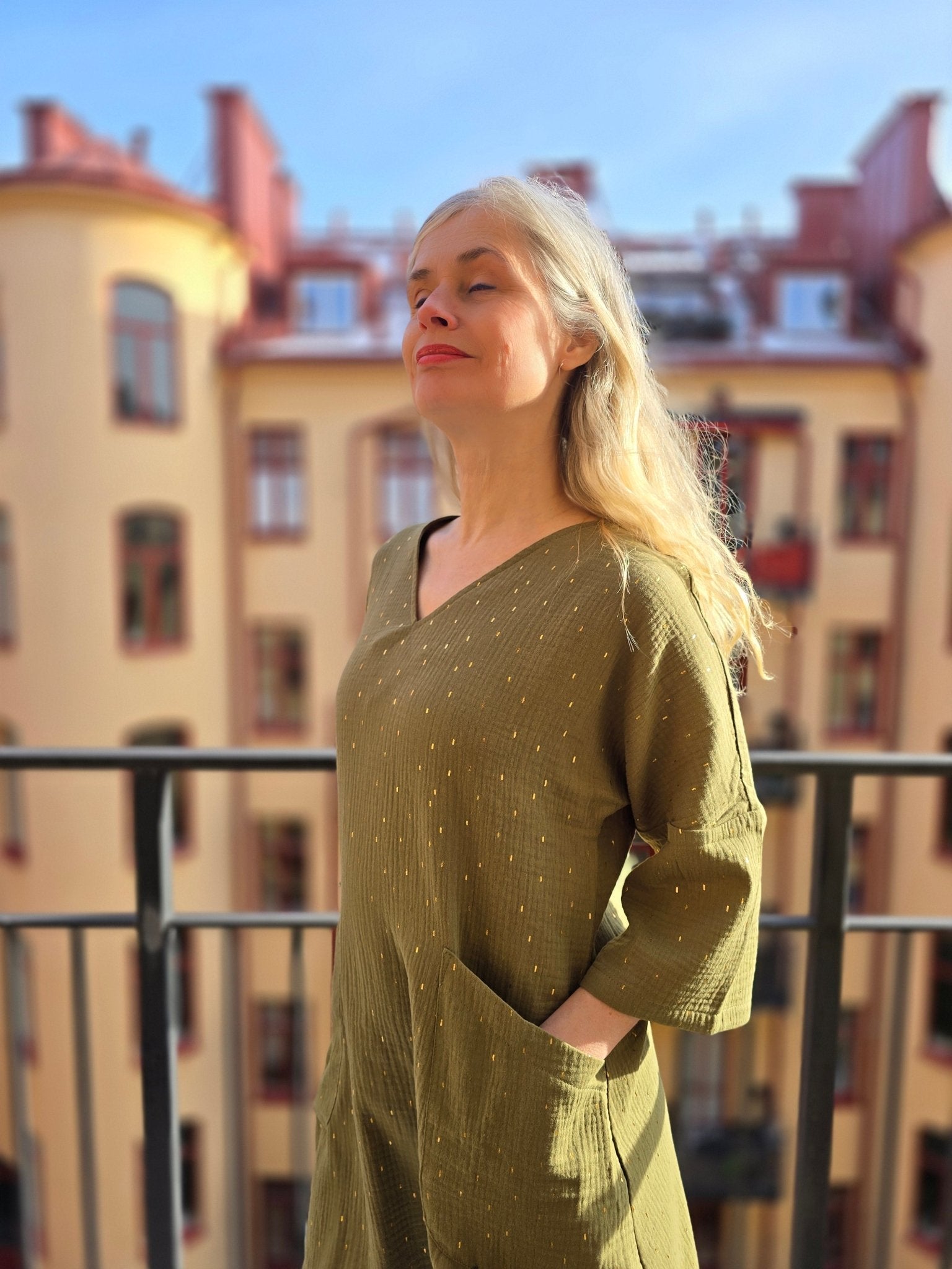 Klänning Vera Grön Guldstänk | Rino - Rino Design Sthlm