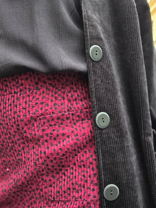 Manchesterkjol vinröd prickig - Rino Design Sthlm