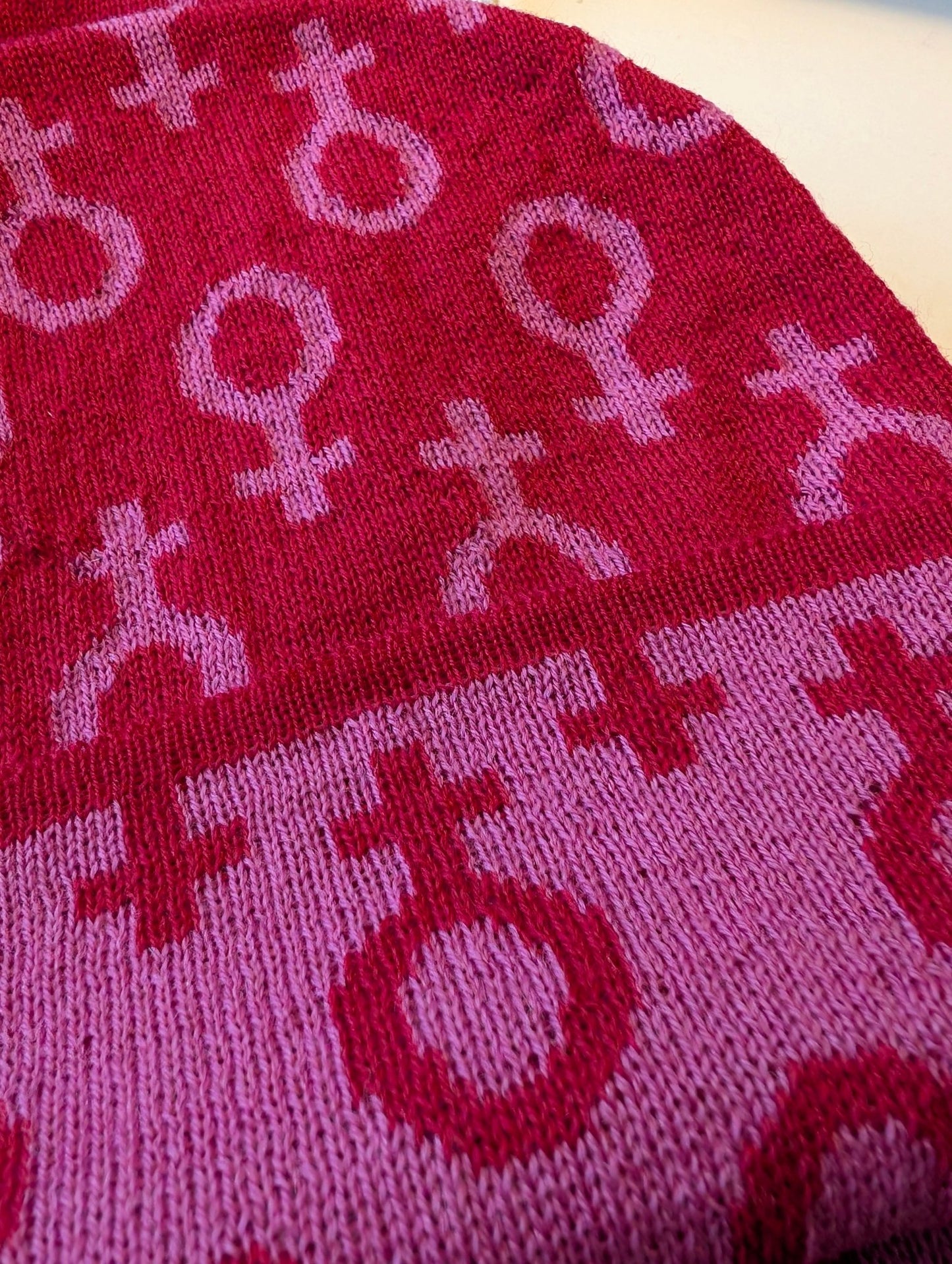 Mössa Ull Feminist Röd/rosa - Rino Design Sthlm