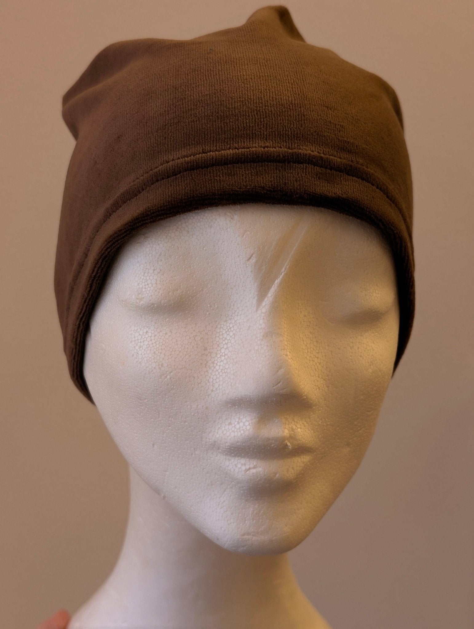 Mössa Velour Brun | Rino Mössa i One size från Rino Design Sthlm