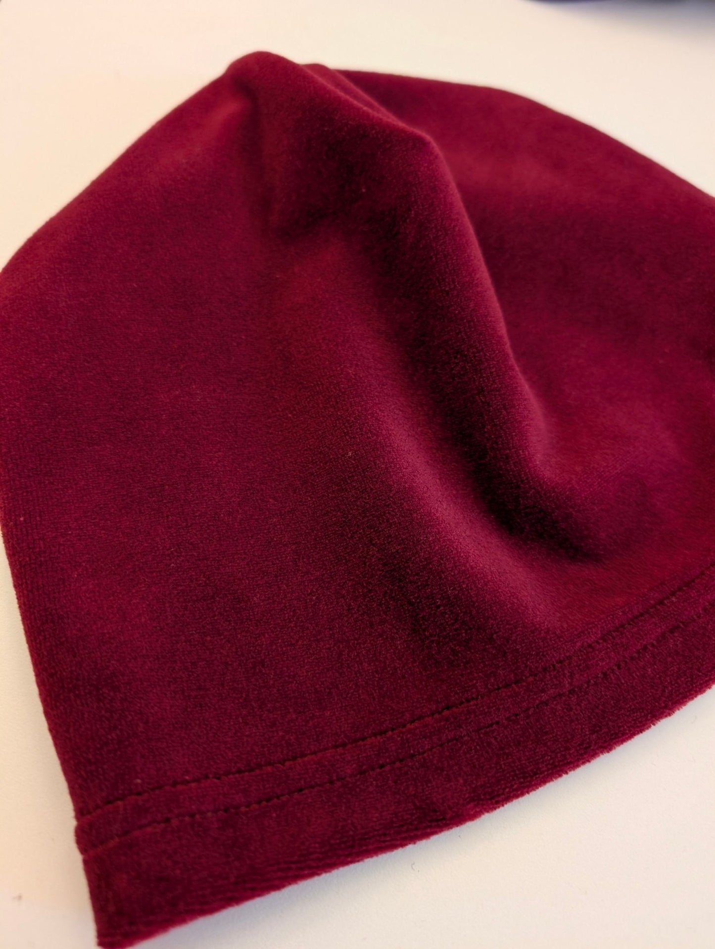 Mössa Velour Vinröd - Rino Design Sthlm