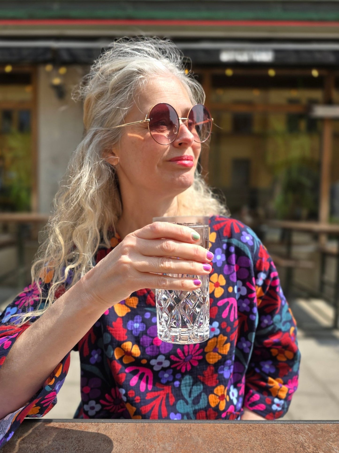 Muslinklänning Vera Svartblommig - Rino Design Sthlm