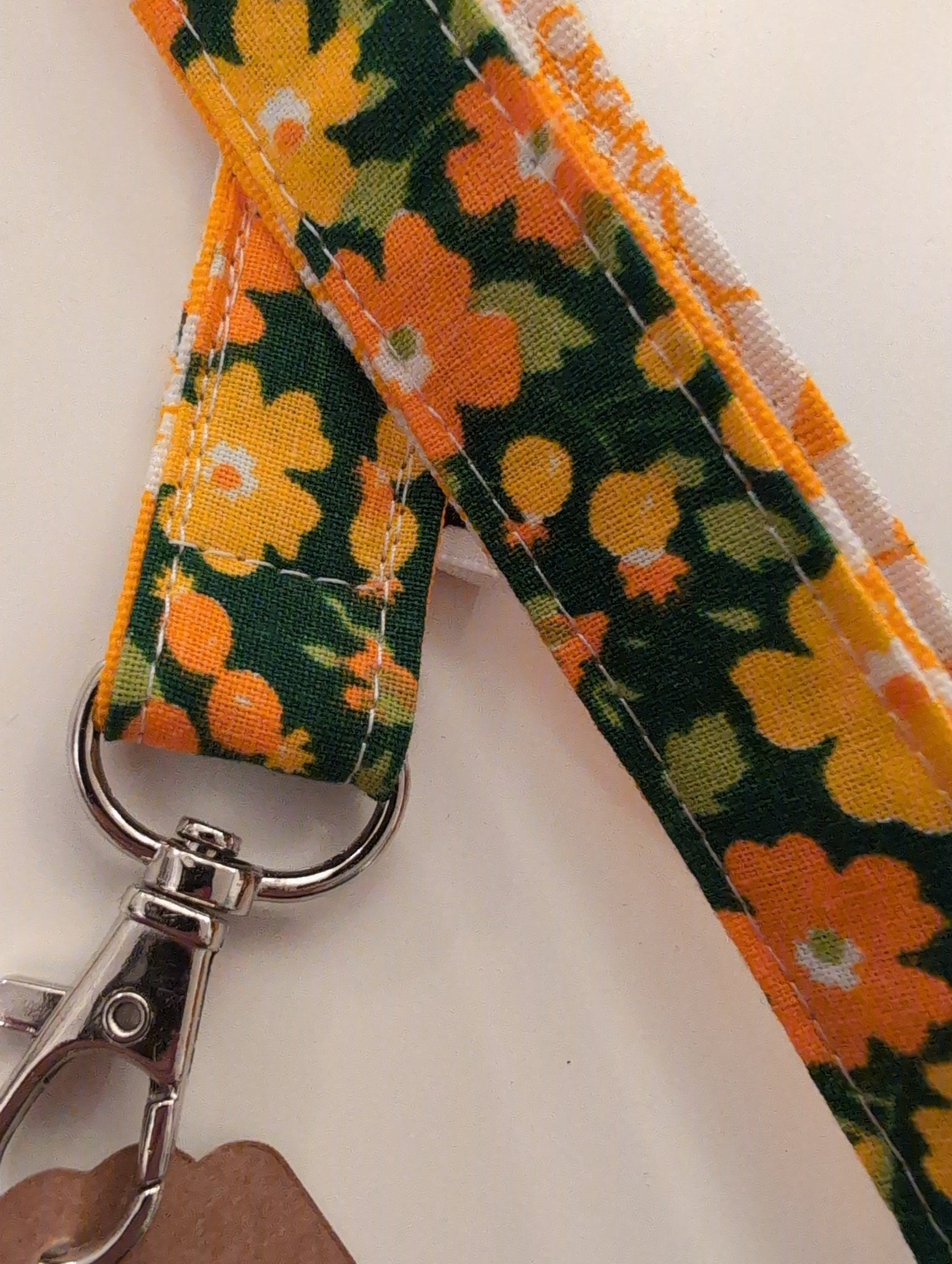 Nyckelband retro orange grön | Rino Nyckelband i One size från Rino Design Sthlm