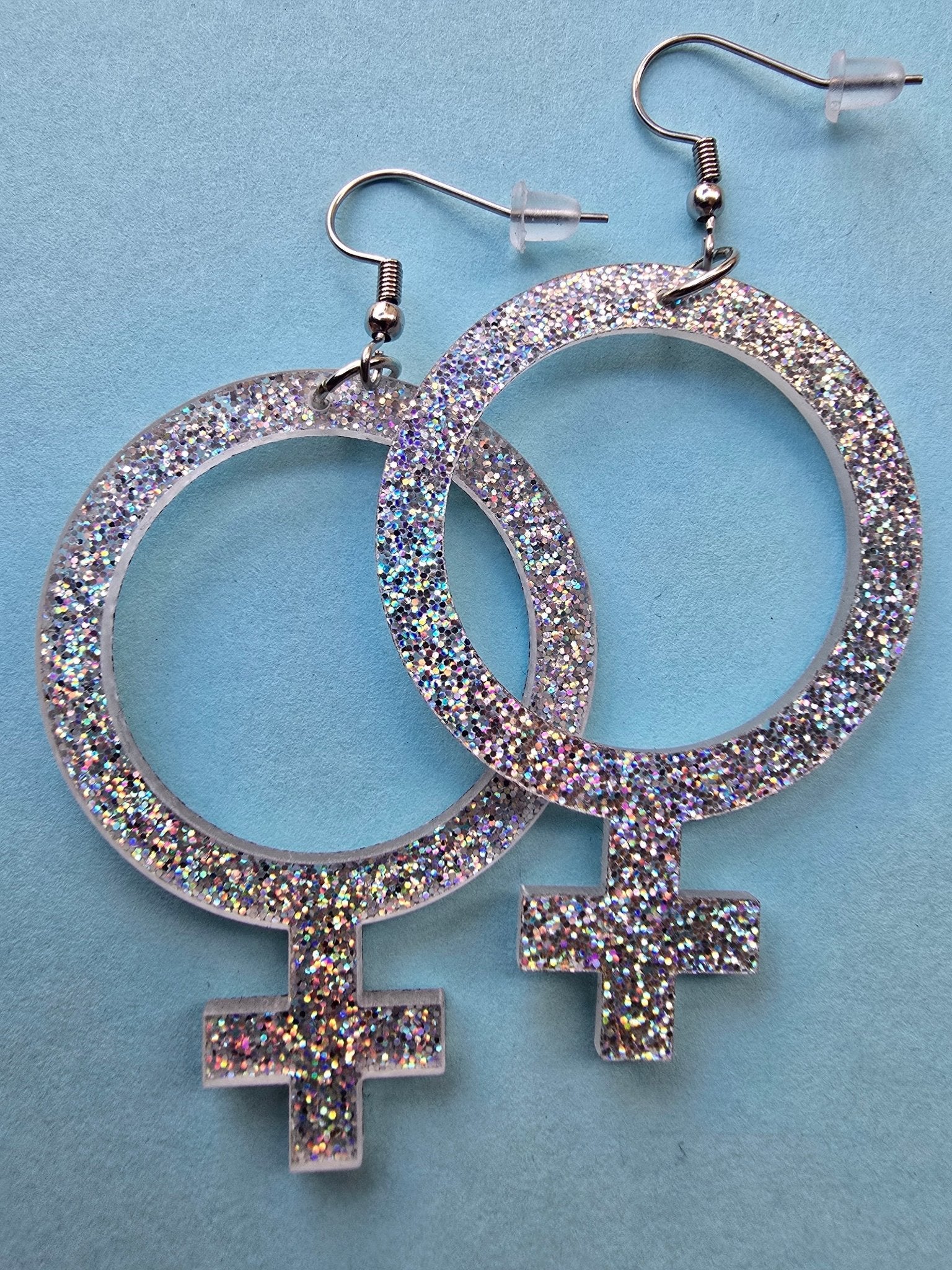 Örhängen Feminist Disco | Rino Örhängen i Mini 2.5 cm från Rino Design Sthlm