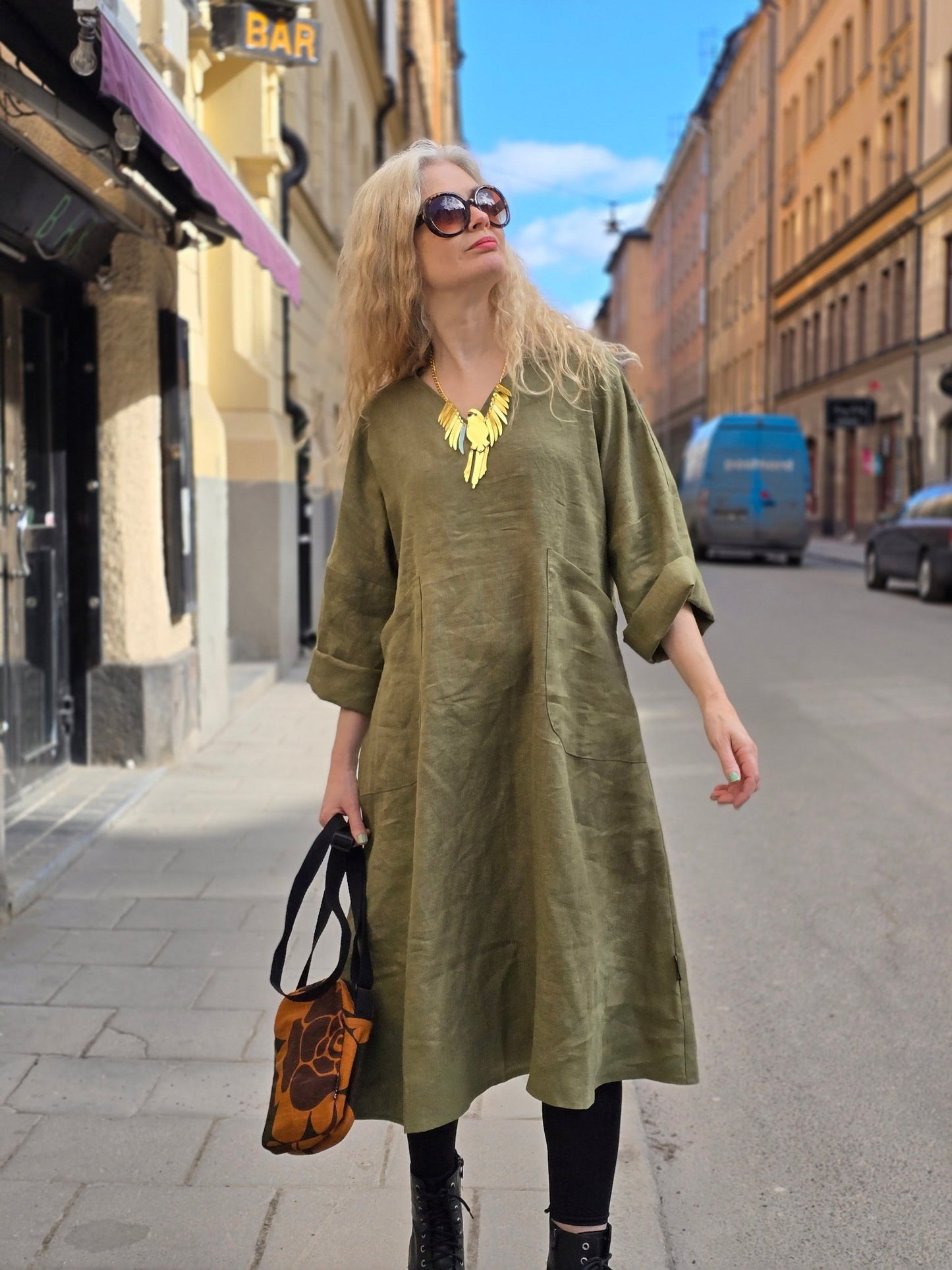 Olivgrön Linneklänning - Rino Design Sthlm