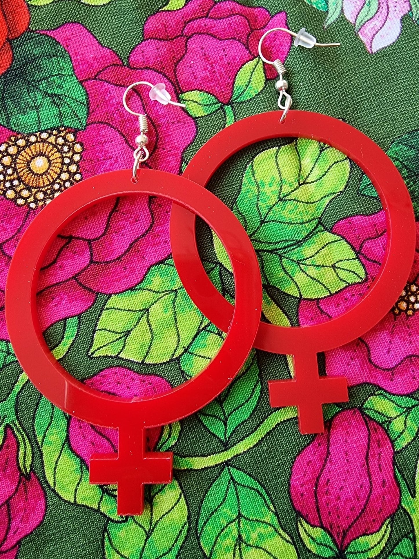 Örhängen feminist Röd by Rino