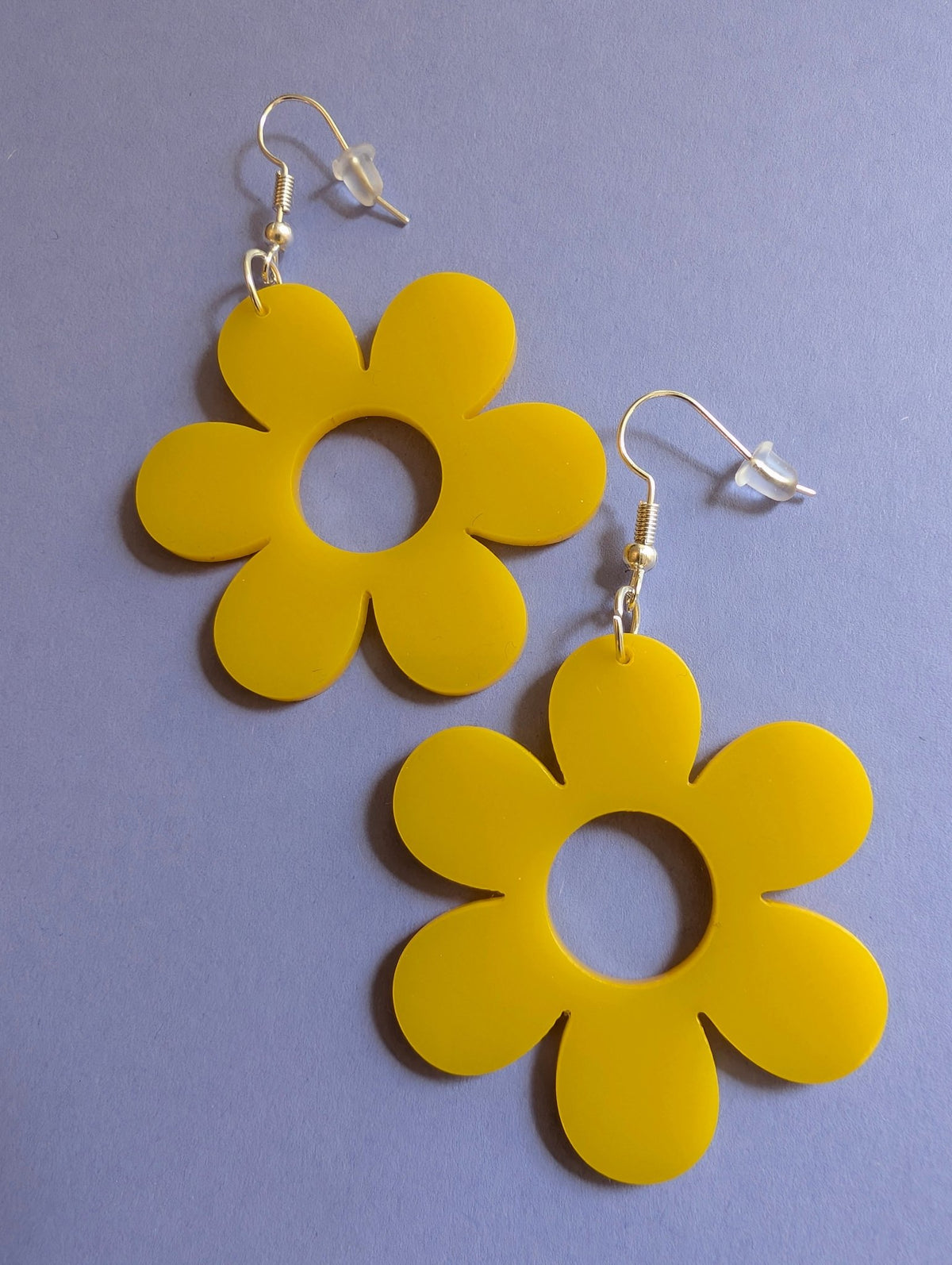Örhängen Flower Power Gul | Rino Örhängen i One size från Rino Design Sthlm