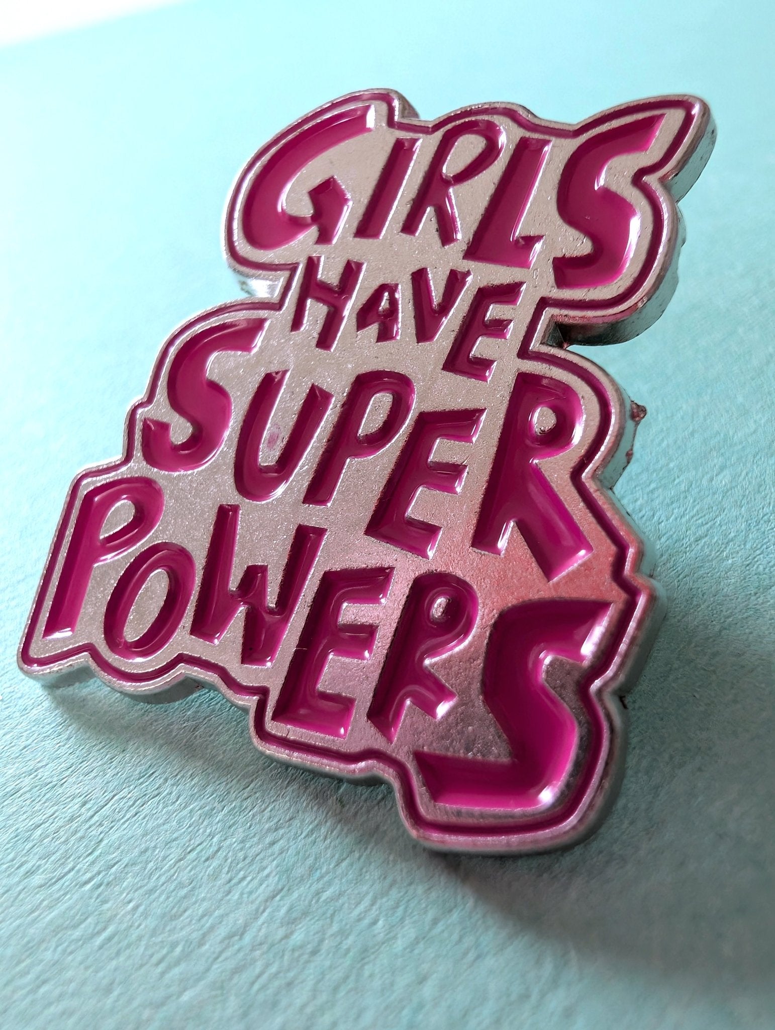 Pin Girls have superpowers Pins i One size från Rino Design Sthlm