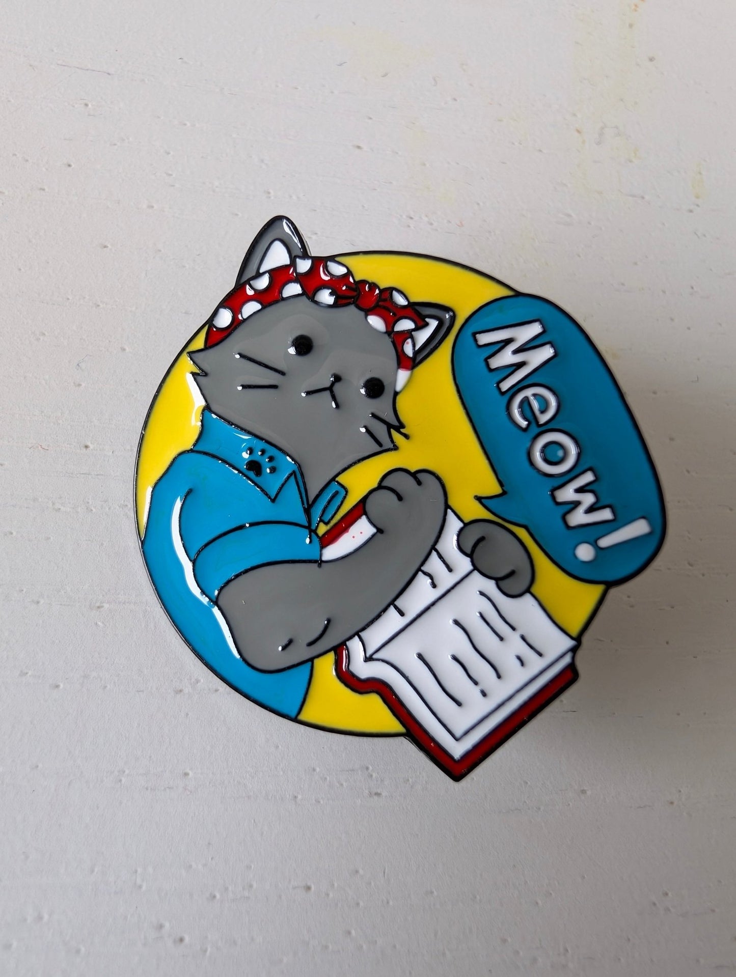 Pin Meow Inspirerad av Rosie the Riveter - Rino Design Sthlm