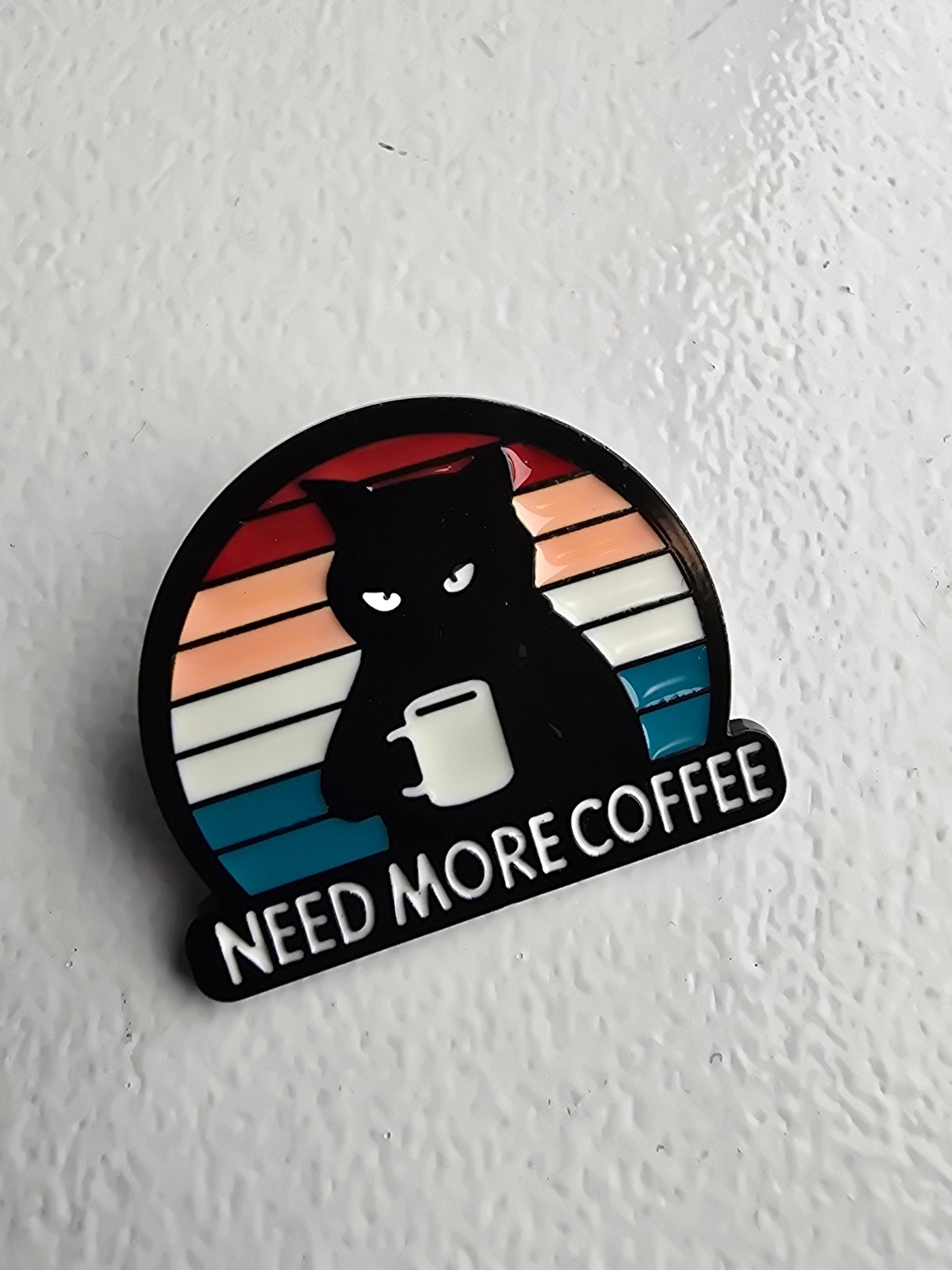 Pin Need more coffee Pins i One size från Rino Design Sthlm