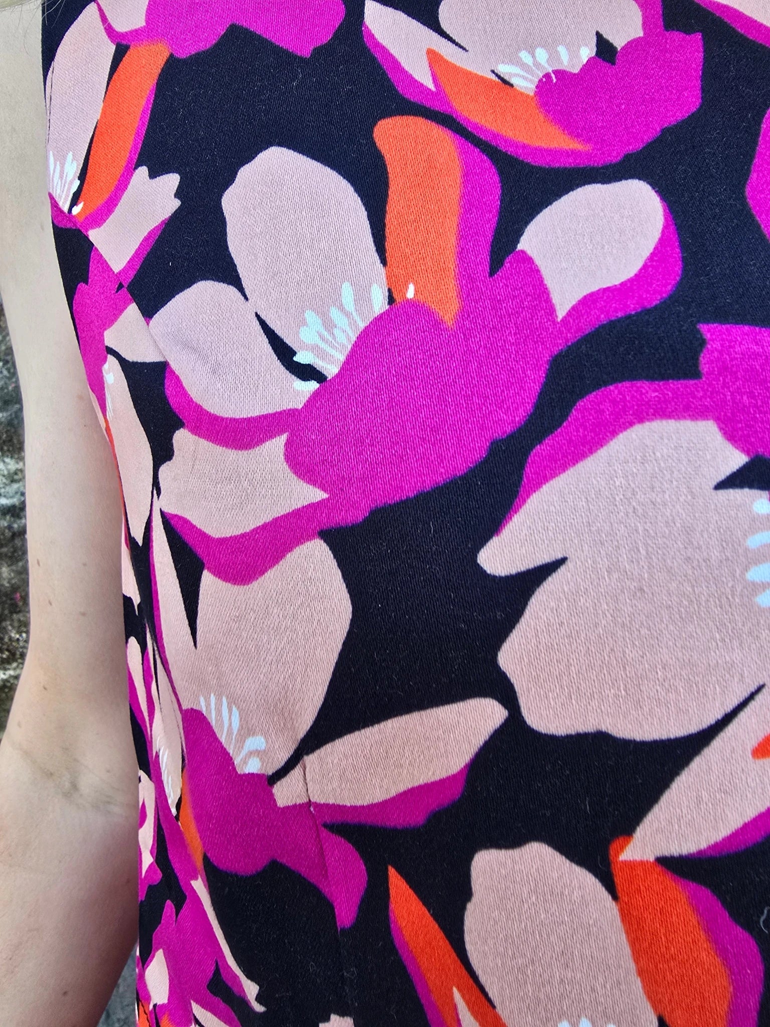Pionklänning Blomster SvartCerise | Rino Klänning i S från Rino Design Sthlm