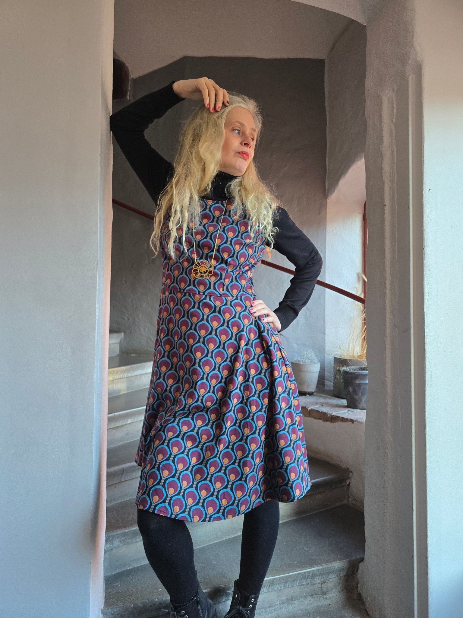 Pionklänning Påfågel Mörk | Rino Klänning i S från Rino Design Sthlm