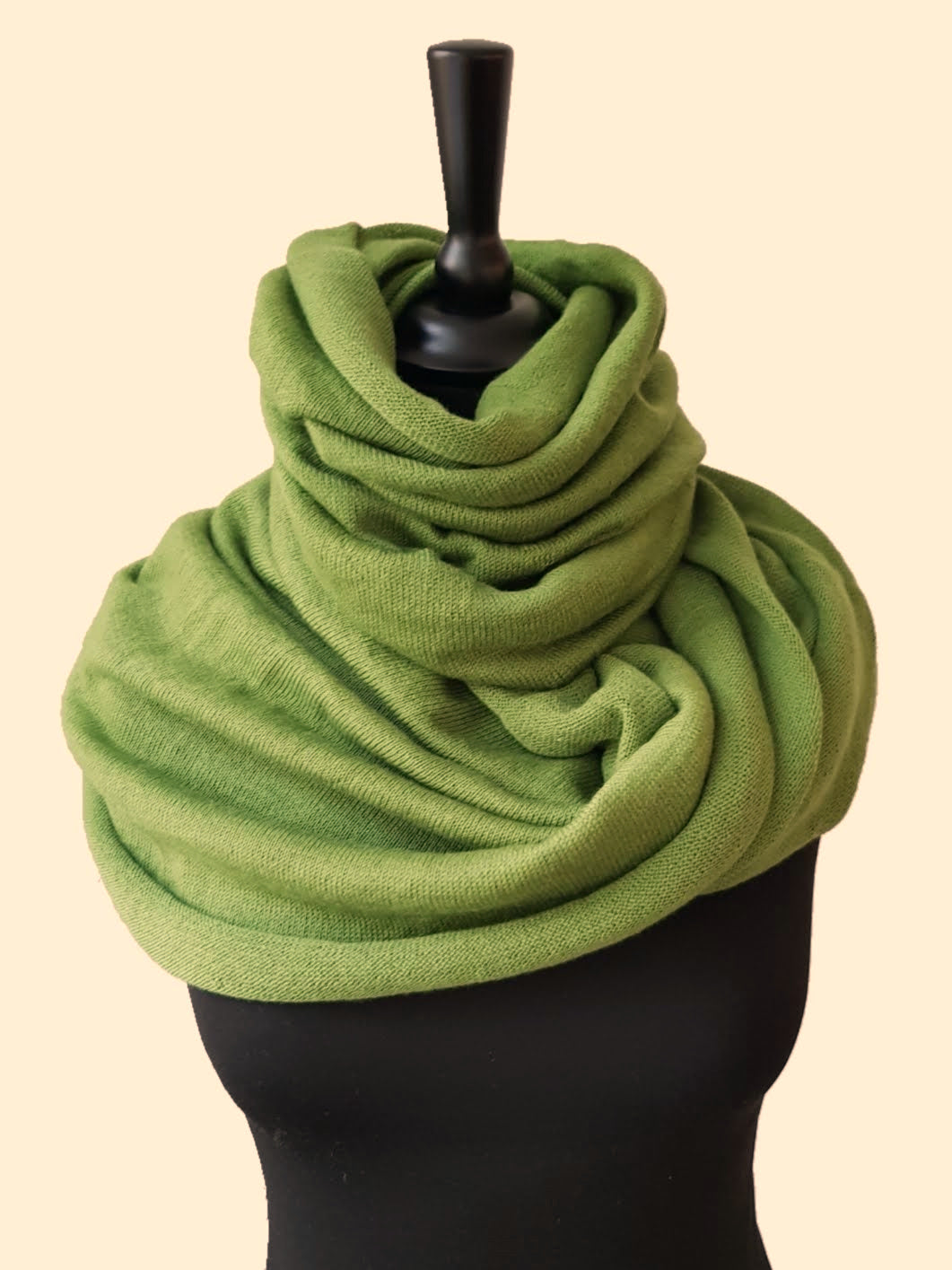 Tubsjal Ull Ärtgrön