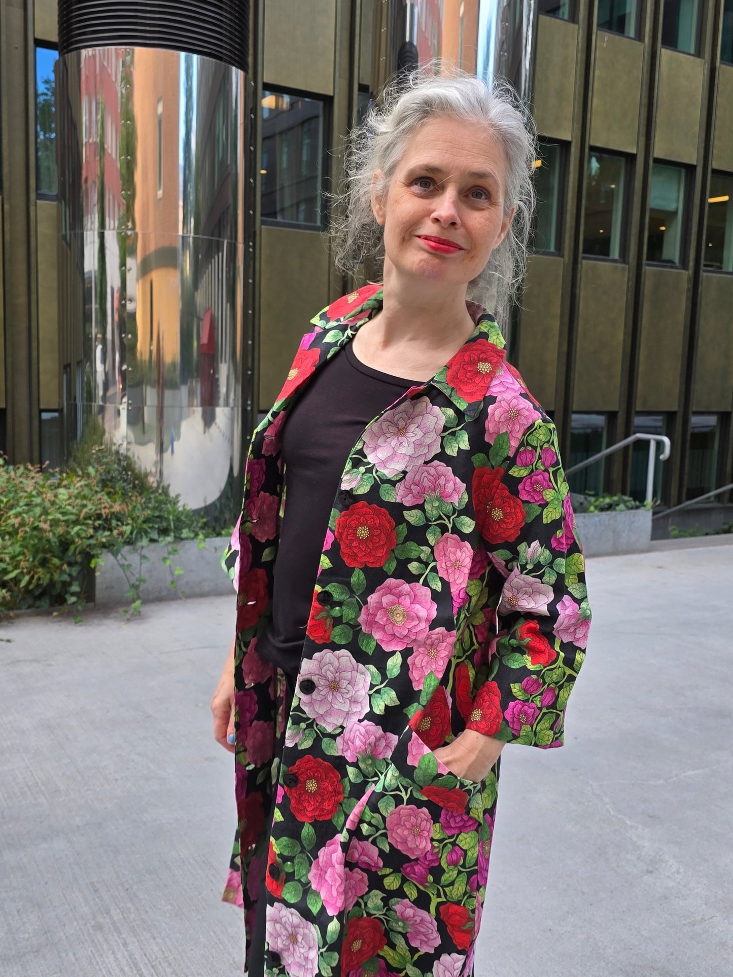 Rockklänning / Städrock Svart Ros - Rino Design Sthlm