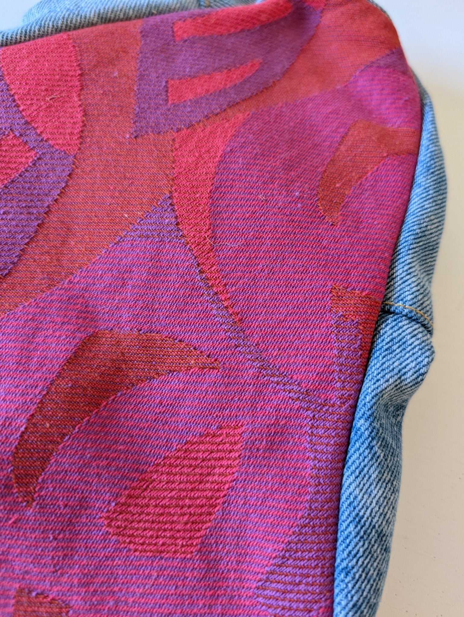 Sadelskydd Lila Retro | Rino Sadelskydd i One size från Rino Design Sthlm