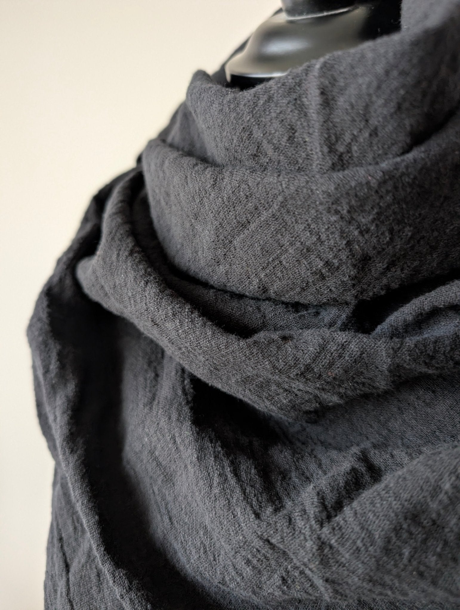 Sjal Trekant Svart - Rino Design Sthlm