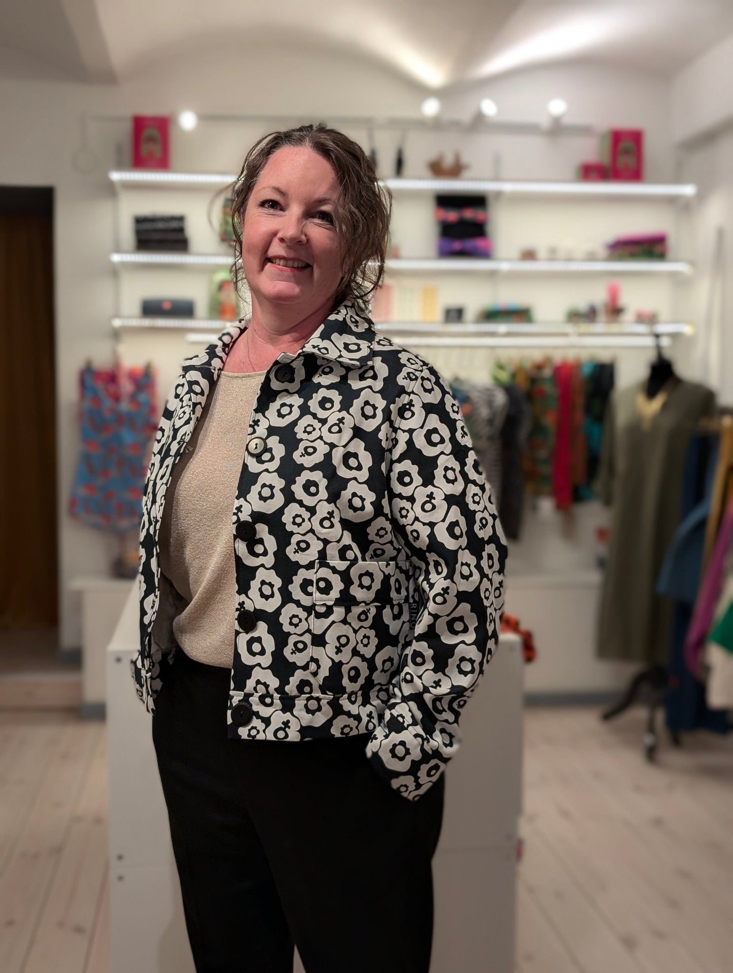 Svart/Vit Jacka Feminist - Rino Design Sthlm