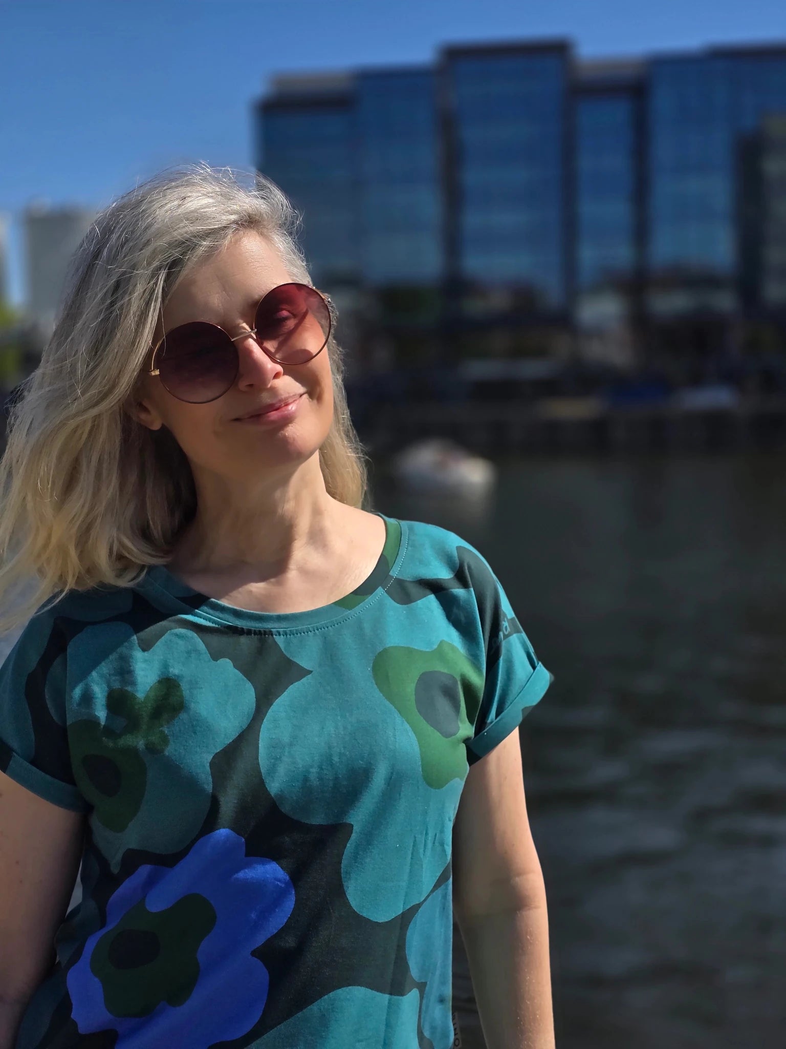 T-shirt Feminist Blå | Rino T-shirt i S från Rino Design Sthlm