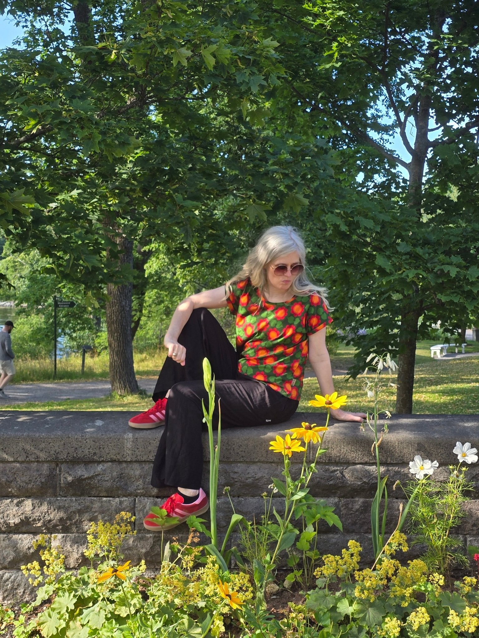 T-shirt Ringblomma | Rino T-shirt i S från Rino Design Sthlm