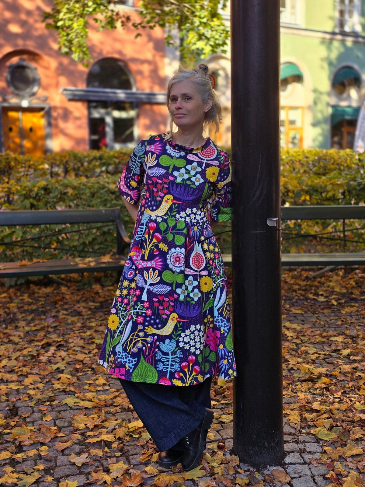 Trikåklänning Gittan Night Garden | Rino Klänning i S från Rino Design Sthlm