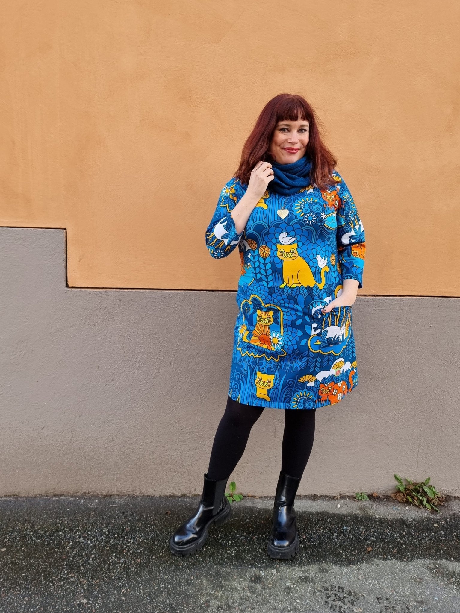 Trikåklänning Katt Blå | Rino Klänning i S från Rino Design Sthlm