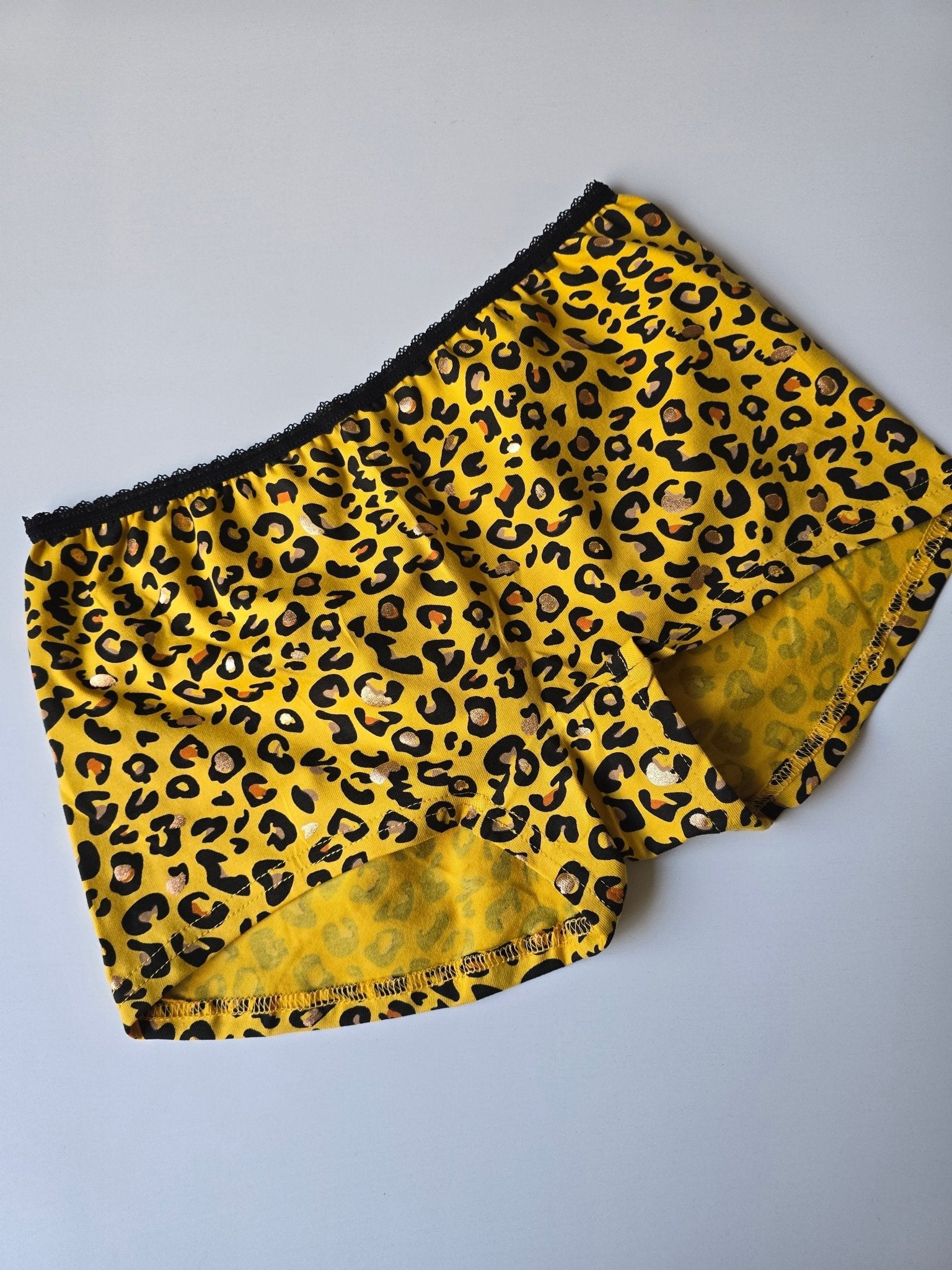 Trosor med ben Leo | Rino Trosor i S från Rino Design Sthlm