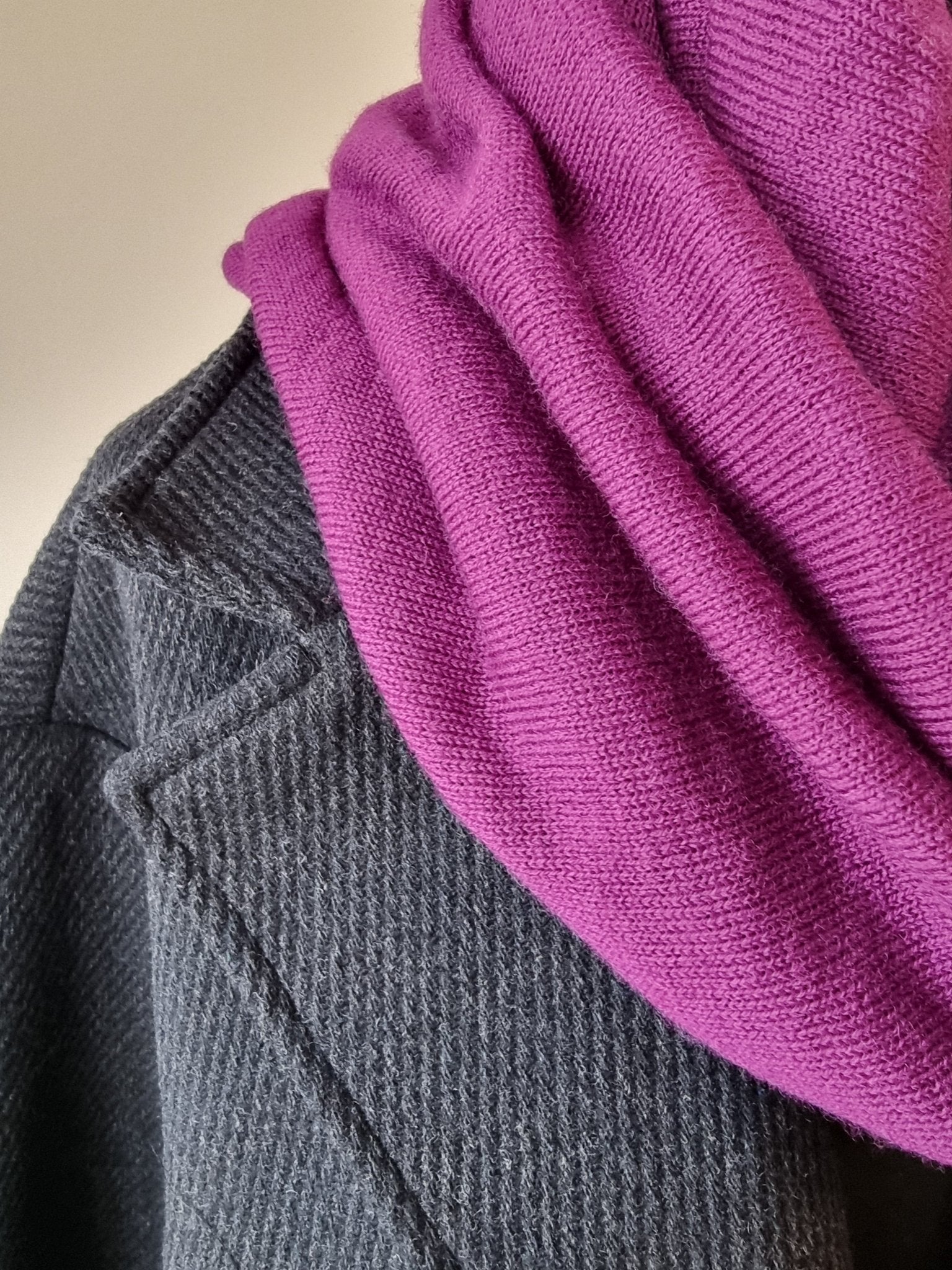 Tubsjal Ull Amestist lila | Rino Sjal i One size från Rino Design Sthlm