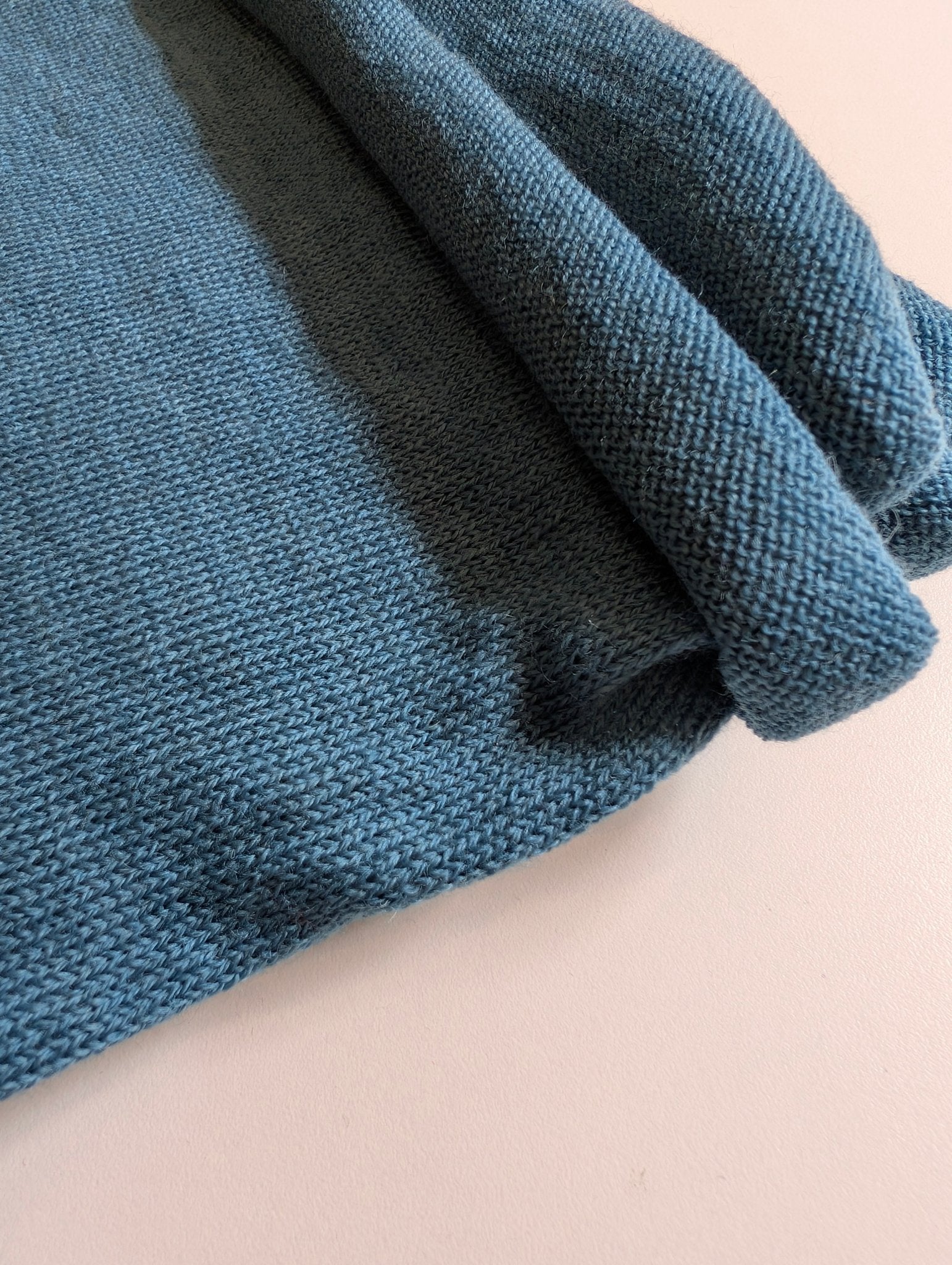 Tubsjal Ull Mellanblå | Rino Sjal i One size från Rino Design Sthlm