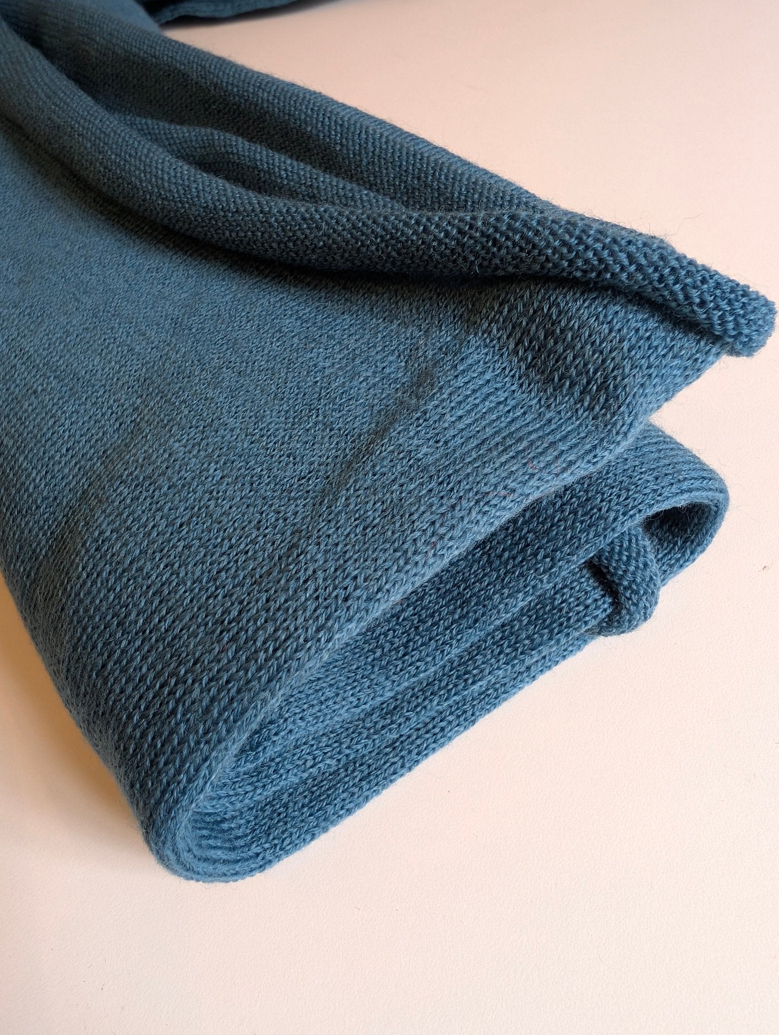 Tubsjal Ull Mellanblå | Rino Sjal i One size från Rino Design Sthlm