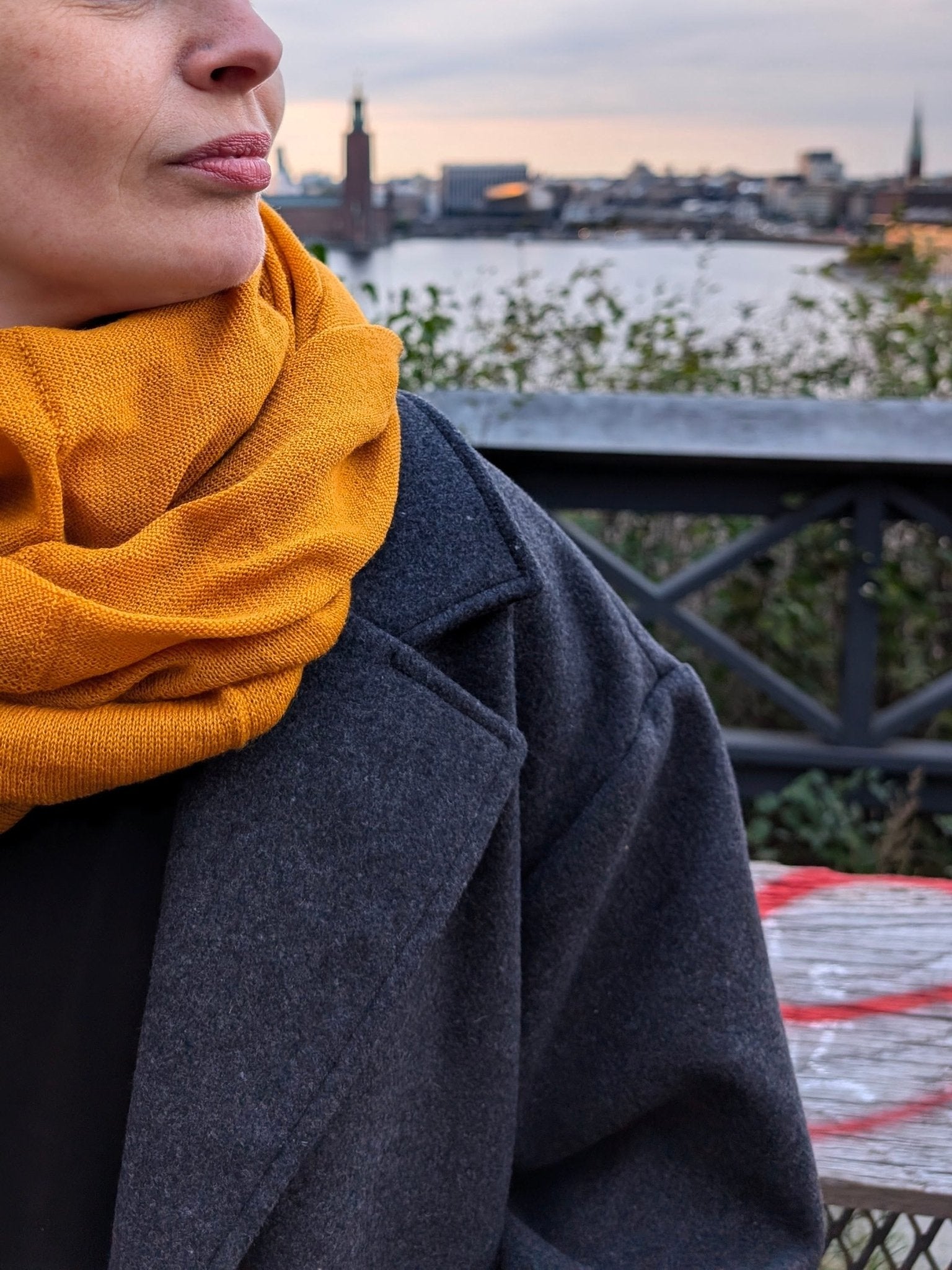 Tubsjal Ull Saffran | Rino Sjal i One size från Rino Design Sthlm