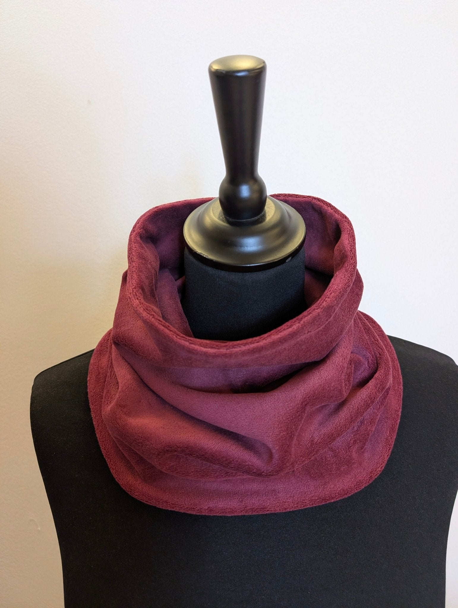 Tubsjal Velour Plommon | Rino Sjal i One size från Rino Design Sthlm