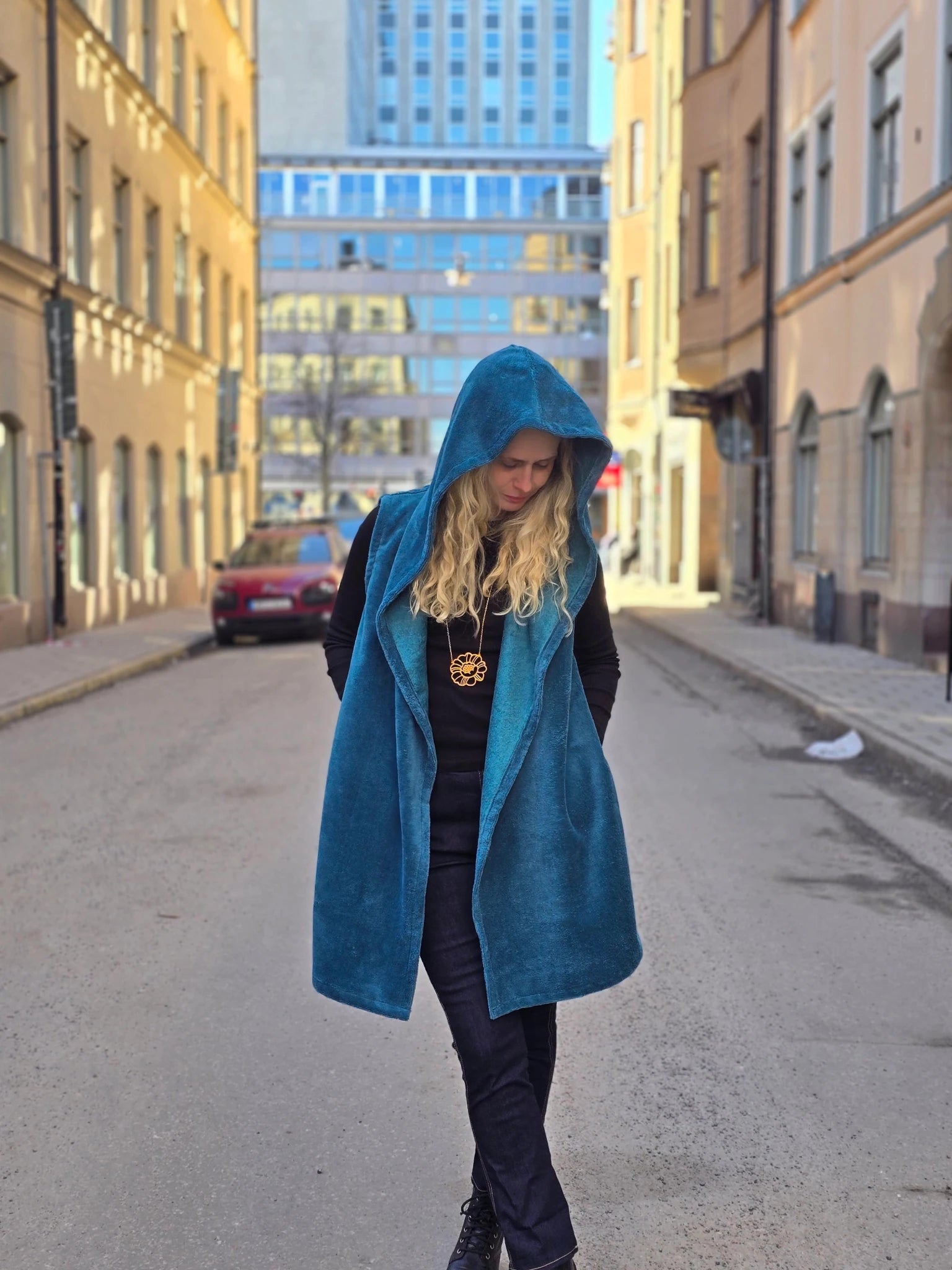 Väst med huva petrol | Rino Väst i Mindre från Rino Design Sthlm