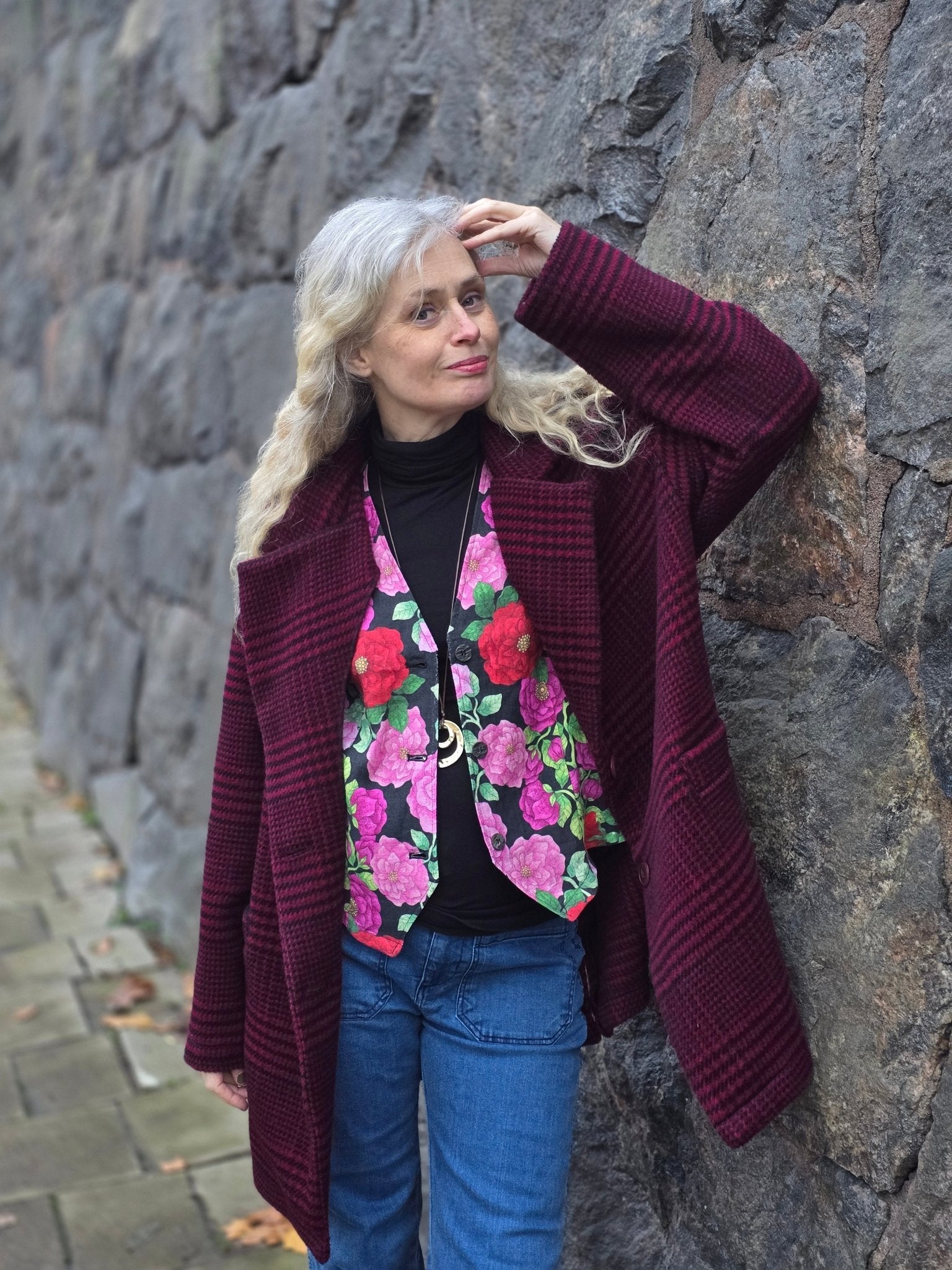 Väst Rosor Svart | Rino Väst i S från Rino Design Sthlm